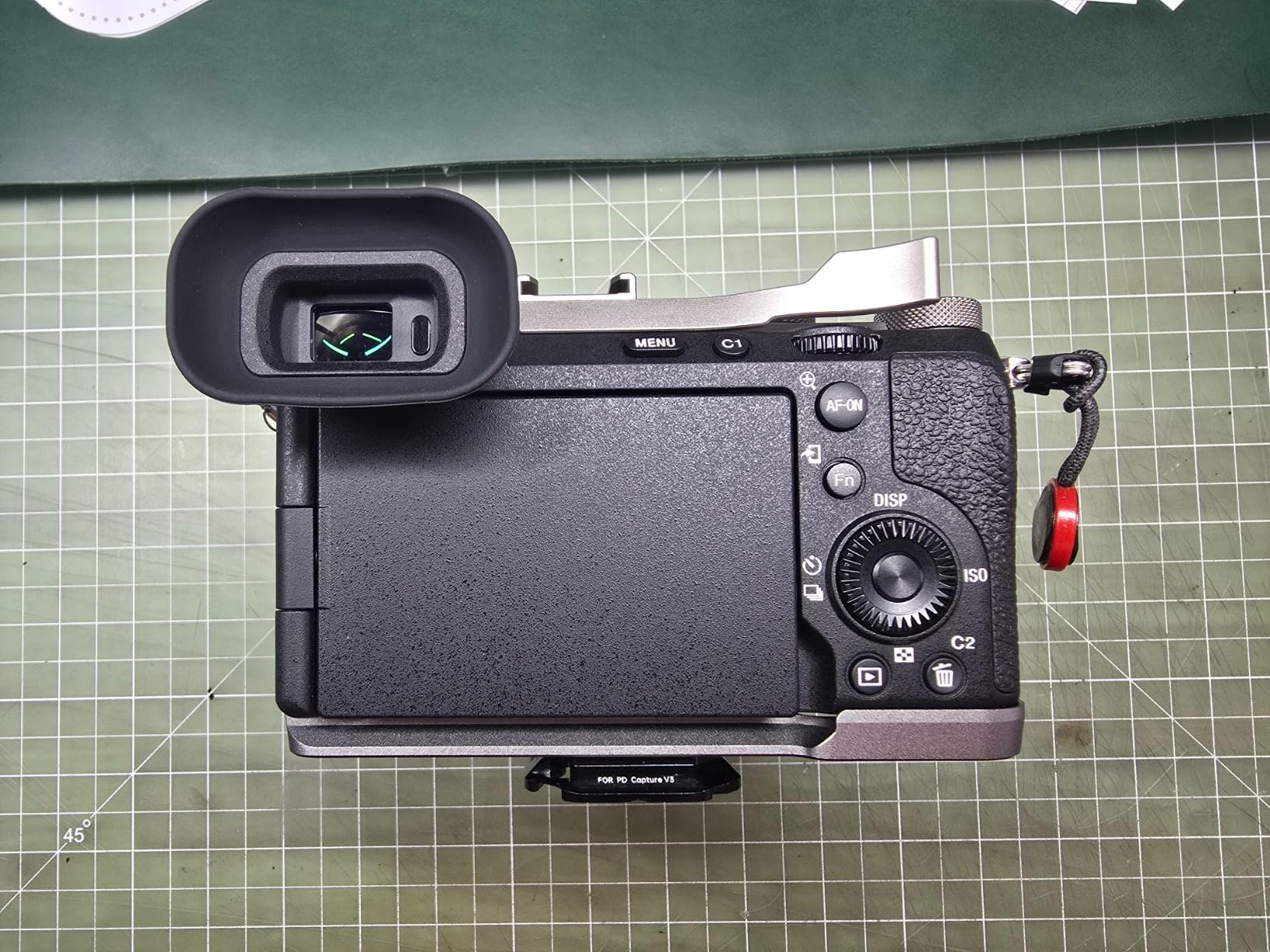 SMALLRIG Thumb Grip for Sony Alpha 7C II / Alpha 7CR / Alpha 7C, Ergonomic Design, Built-in Cold Shoe - 4818 (Sliver) customer photo 1