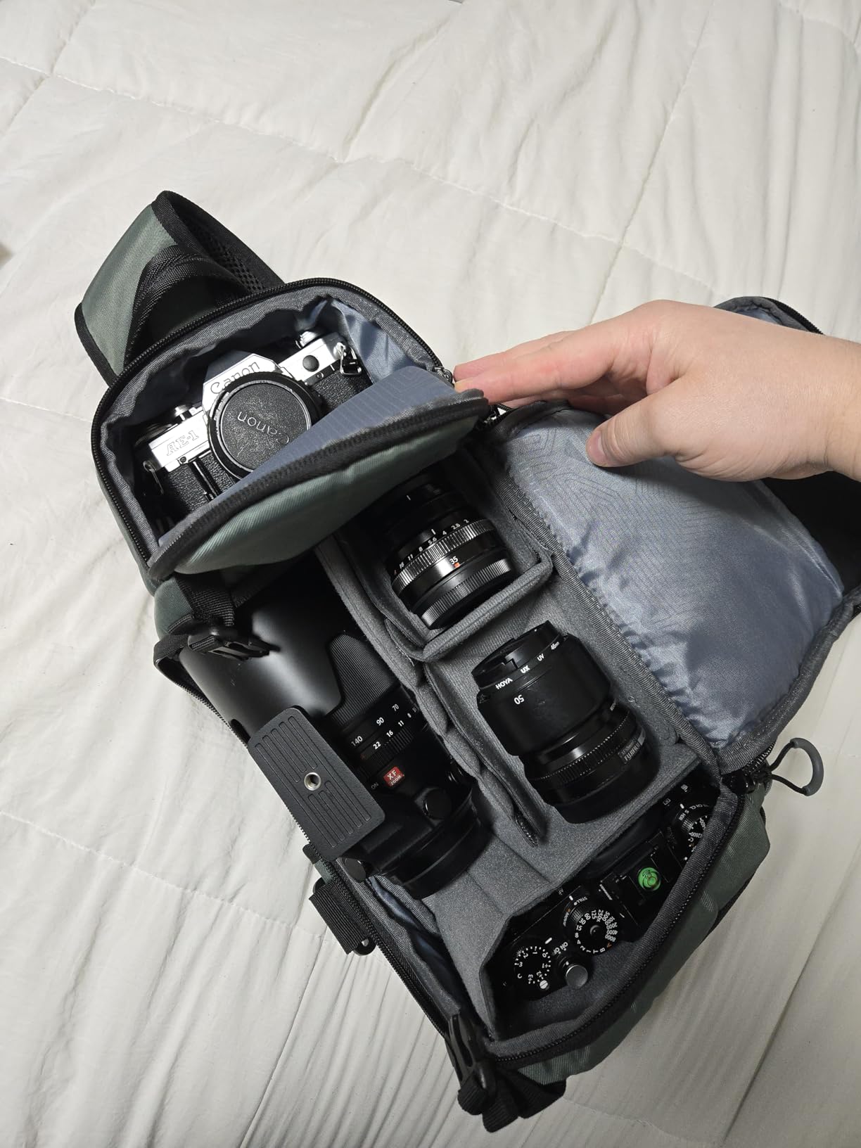 K&F CONCEPT Camera Sling Bag, Hardshell Waterproof Crossbody Shoulder Bag for DSLR Mirrorless Cameras, 10L Travel Photography Backpack with Tripod Holder, Black customer photo 2