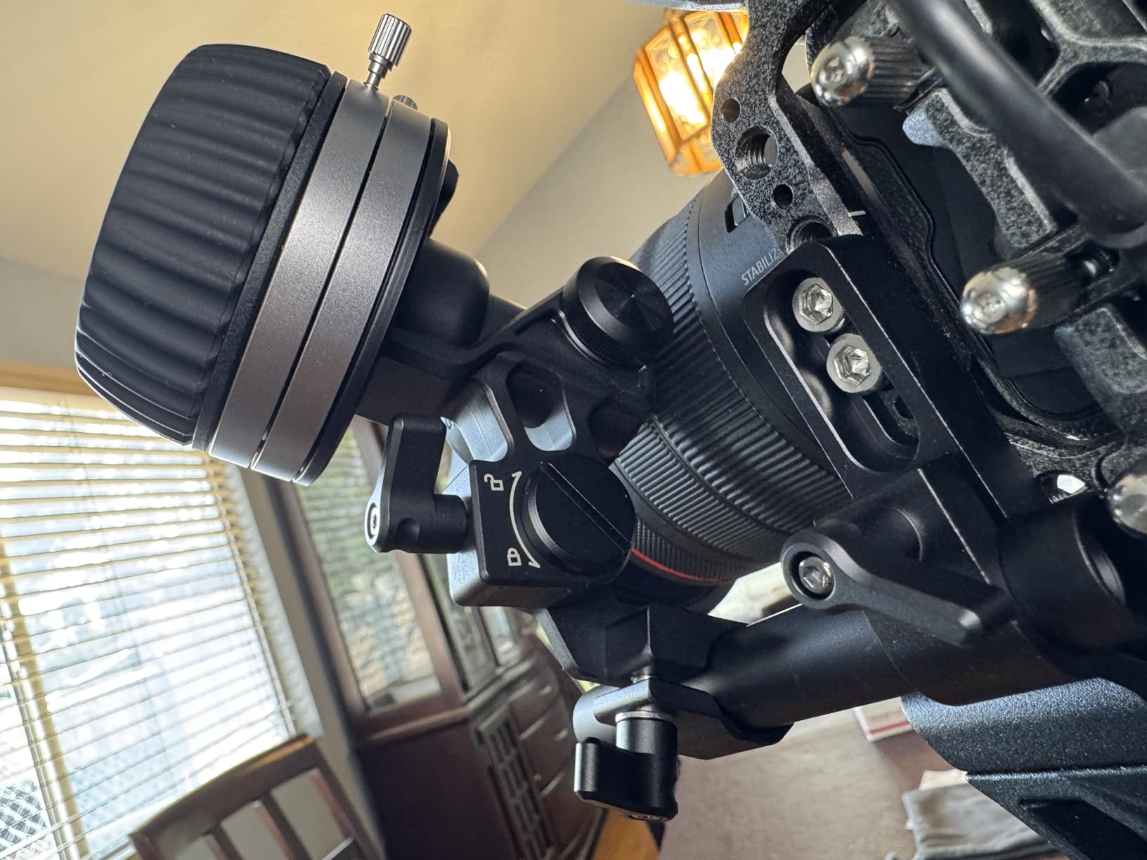 SmallRig F50 Follow Focus with A/B Stops | with Stepless Dynamic Damping Adjustment, Including 15mm Rod & Rod Clamp, for DSLR, for Sony FE/FE C, for Canon customer photo 1