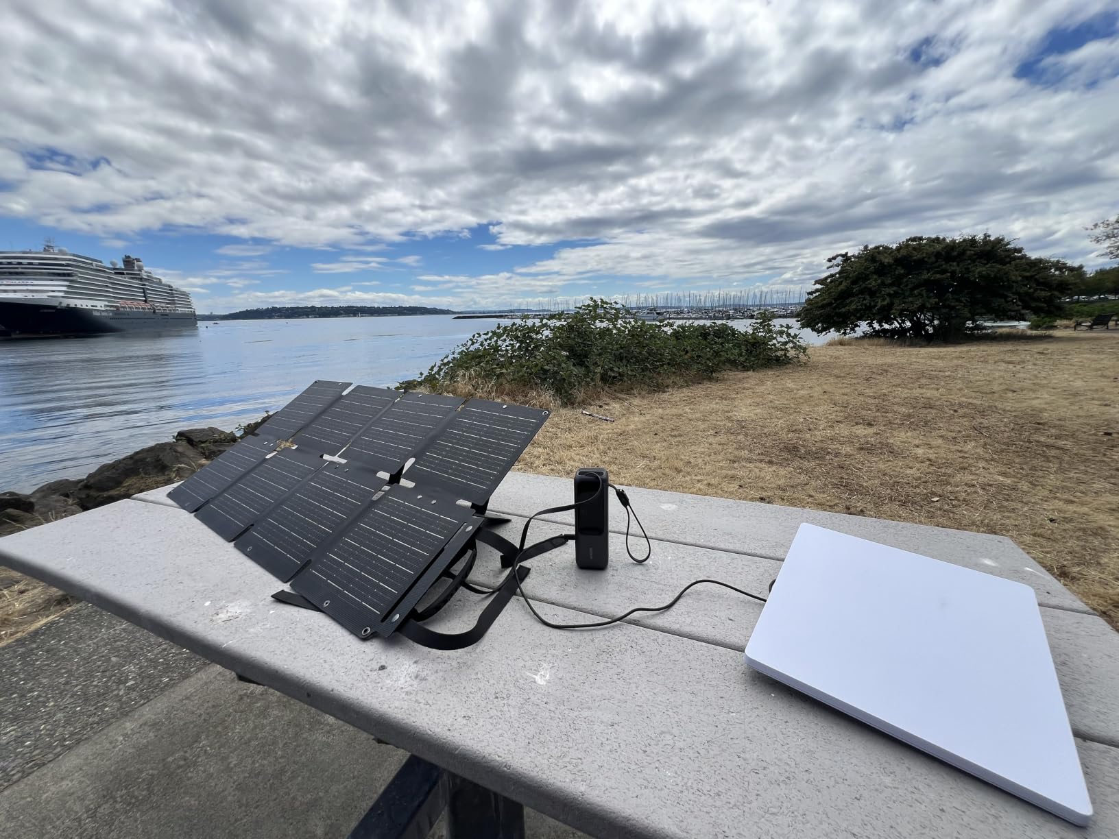 BigBlue 60W Portable Solar Panels with PD 45W USB-C, 20W USB-A, DC Outputs | Built-in Kickstand, IP68 Waterproof, Folding Solar Charger with DC/XT60 Connector for Cellphone, Power Bank, Power Station customer photo 1