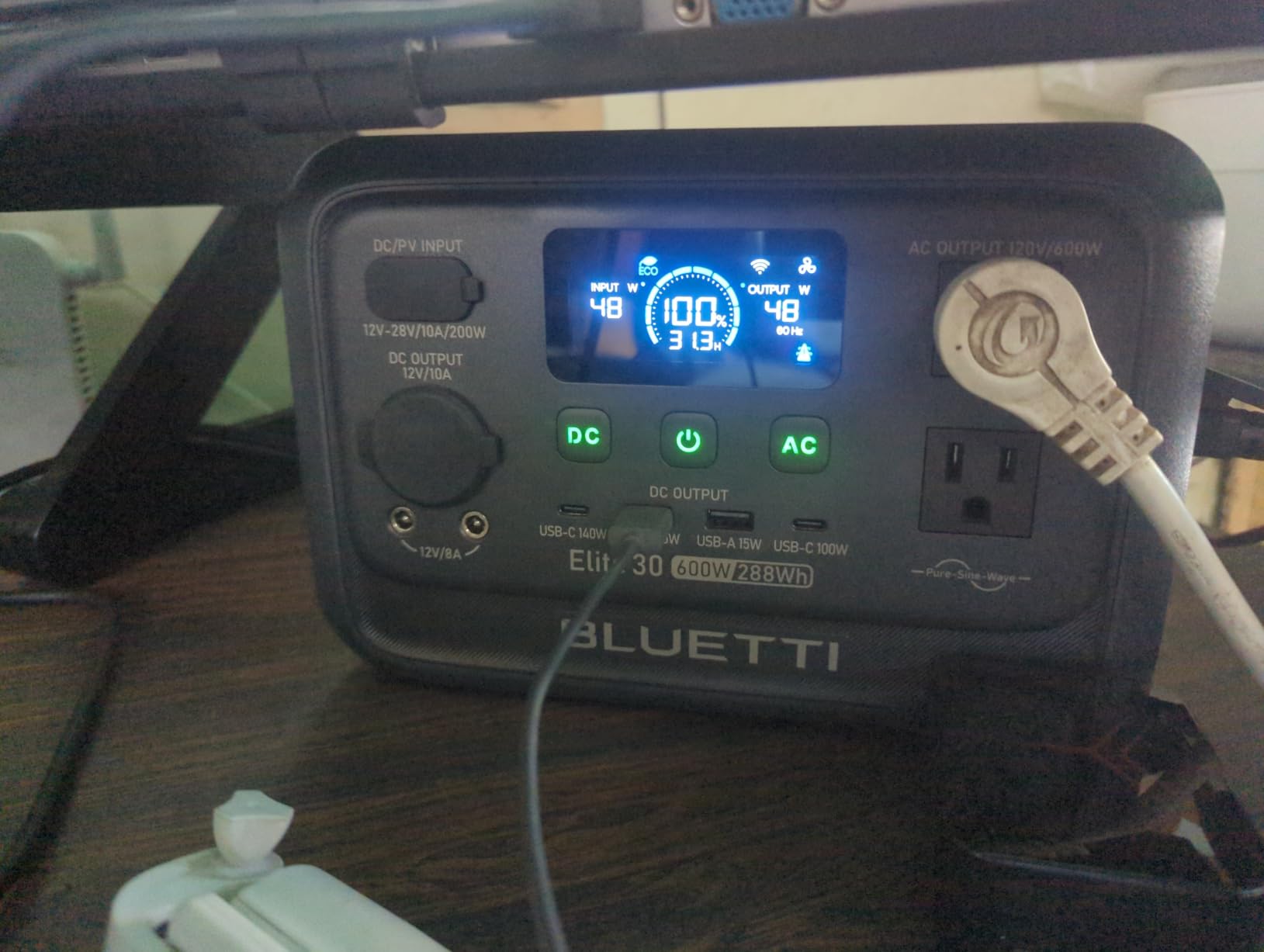 BLUETTI Elite 30 V2 Portable Power Station 288Wh 600W LFP Solar Generator, Power Lifting 1500W, 10ms UPS, 45 Min 0-80% Fast Charging, Emergency Backup Power for Blackout, Camping, Outage and Road Trip customer photo 1