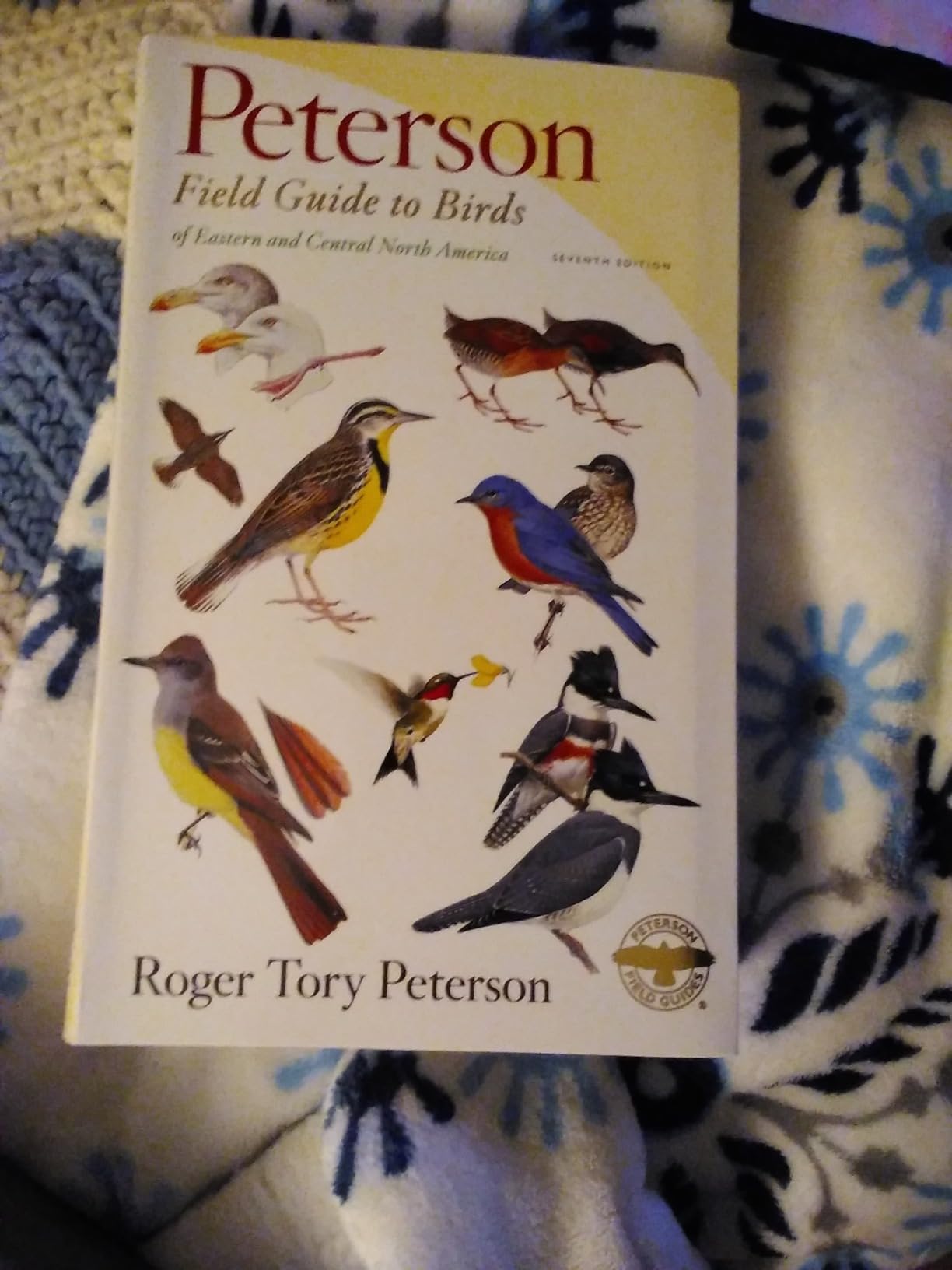 Peterson Field Guide To Birds Of Eastern & Central North America, Seventh Ed.: The Classic Birdwatching Guide with Updated Range Maps customer photo 2