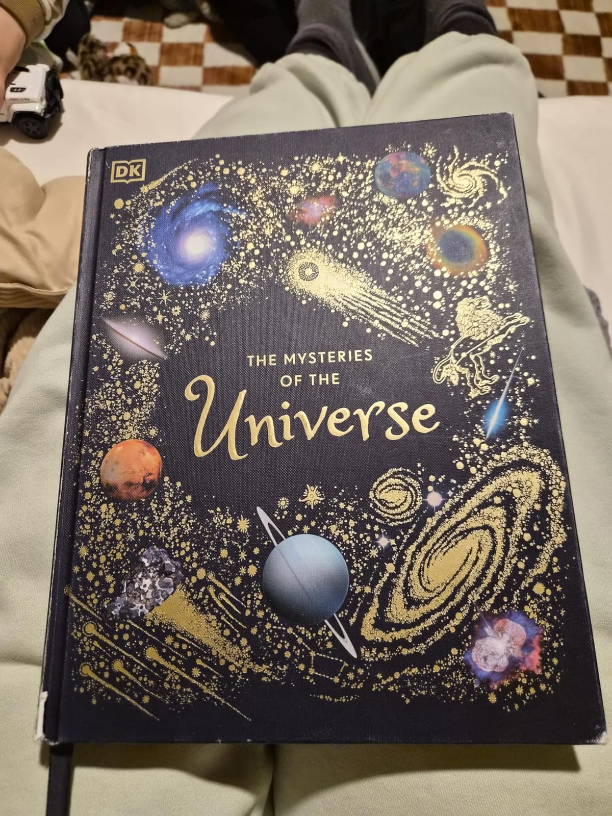 The Mysteries of the Universe: Discover the Best-Kept Secrets of Space (DK Children's Anthologies) customer photo 1