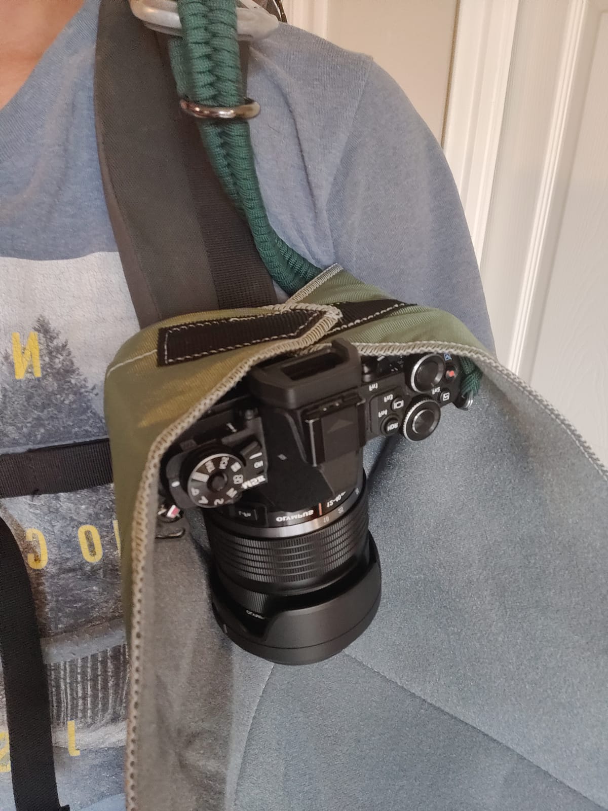 Domke 19 Inch Protective Camera Wrap Lens Wrap | Secure Hook and Loop Closure Protects Mirrorless, DSLR, SLR Cameras, Laptops, Tablets, Cell Phones & Accessories customer photo 1