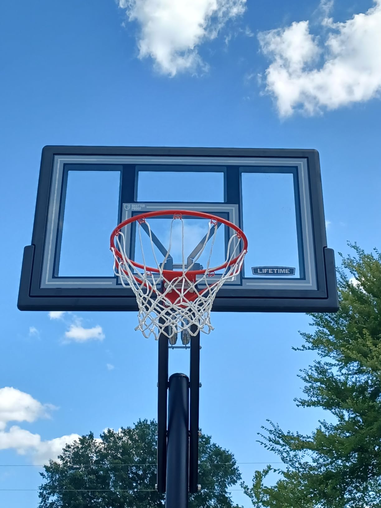 Lifetime 1084 Height Adjustable In Ground Basketball System, 50 Inch Shatterproof Backboard customer photo 2