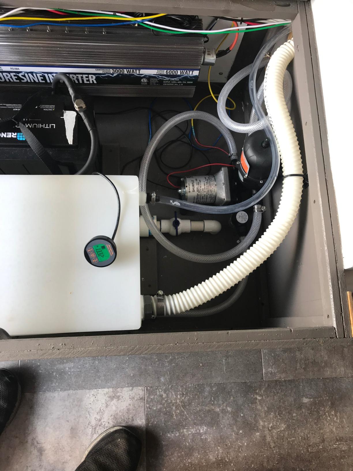 PENTAIR SHURFLO Revolution 4008-101-E65 RV Fresh Water Pump 12V 3.0 GPM 55 PSI Quiet Automatic Demand Diaphragm By-Pass Pump customer photo 2