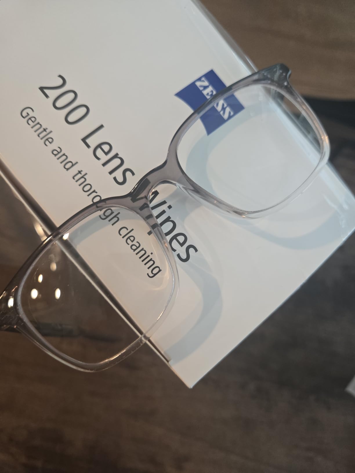 ZEISS Pre-Moistened Lens Cleaning Wipes, 200 Count customer photo 1