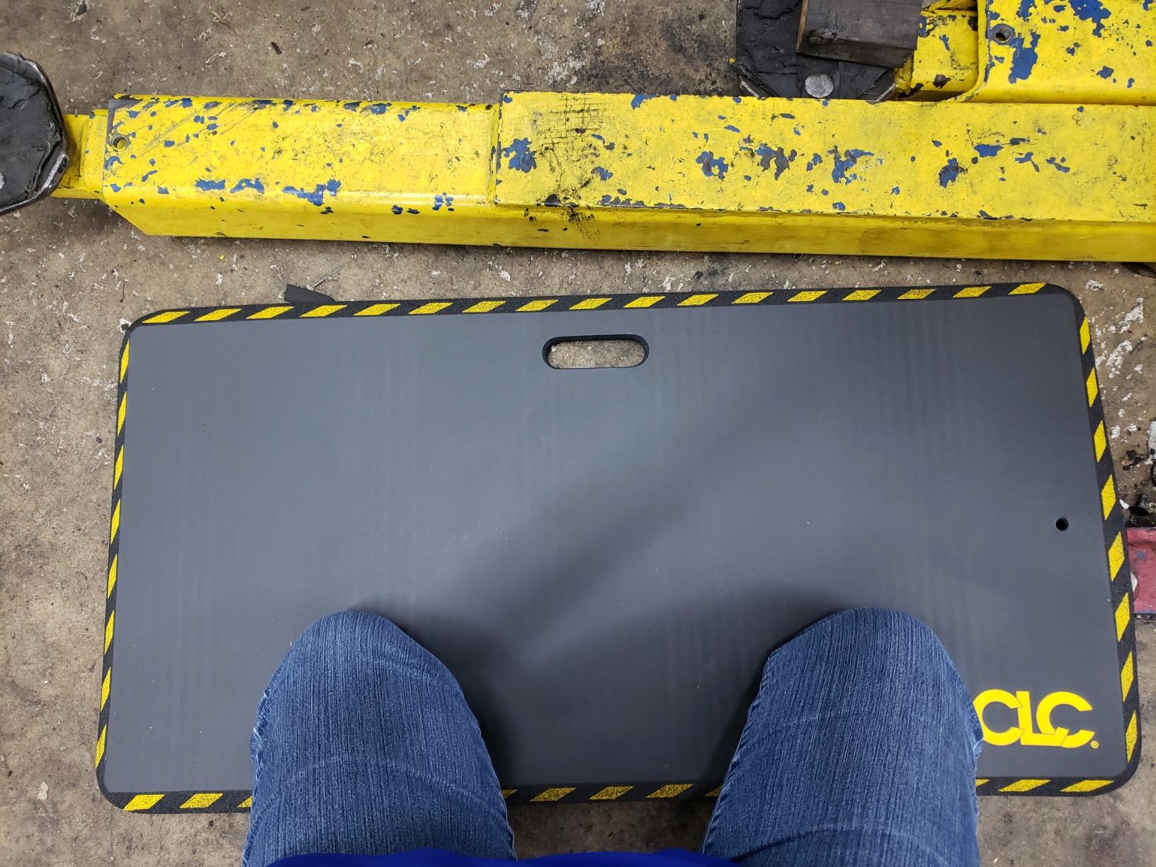 Custom Leathercraft CLC 302 Medium Shock Absorption Kneeling Pad, 14 x 21-Inch, Black customer photo 1