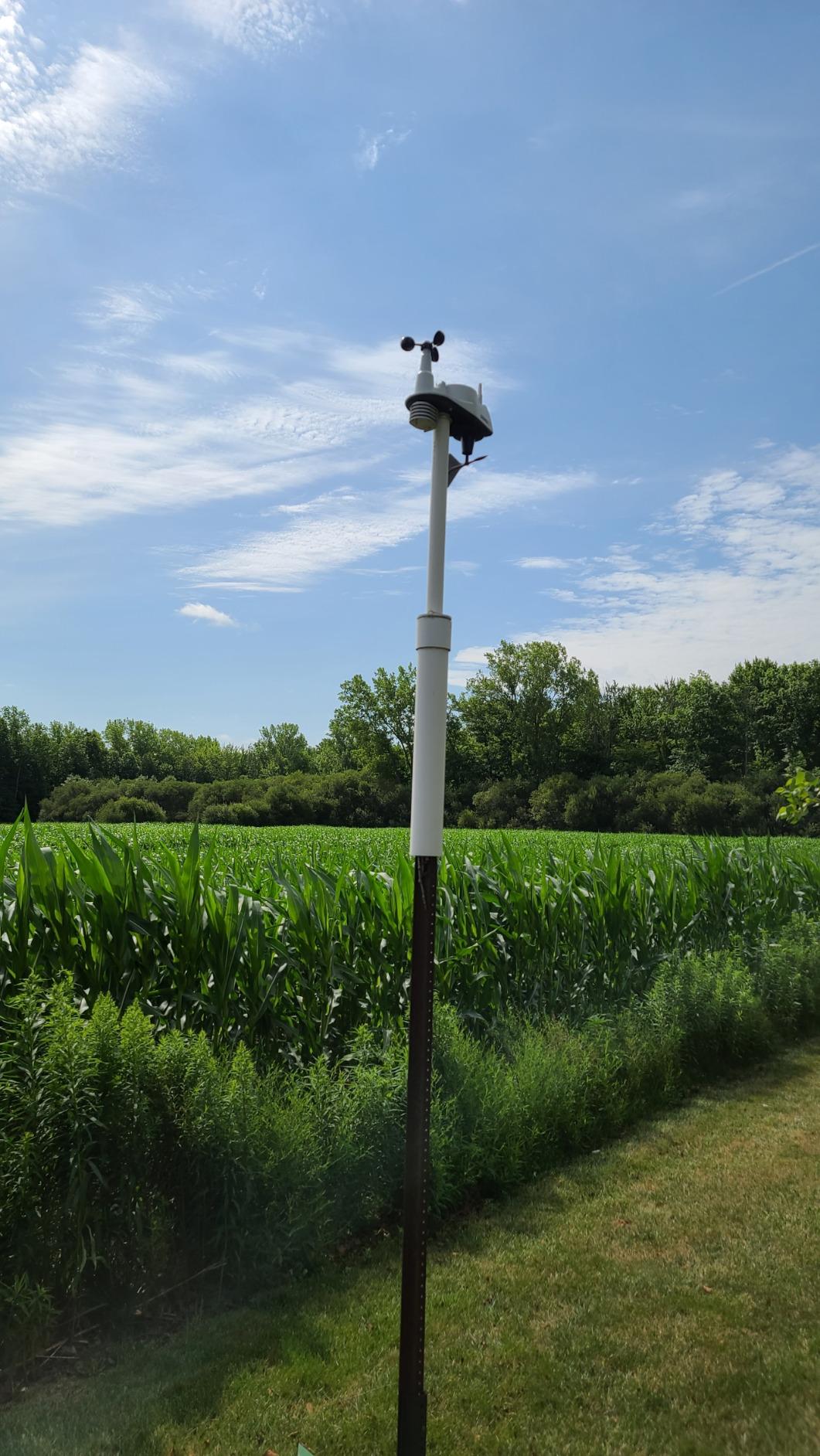 Davis Instruments 6357 Vantage Vue Professional Weather Station - Wireless & Solar Powered customer photo 2