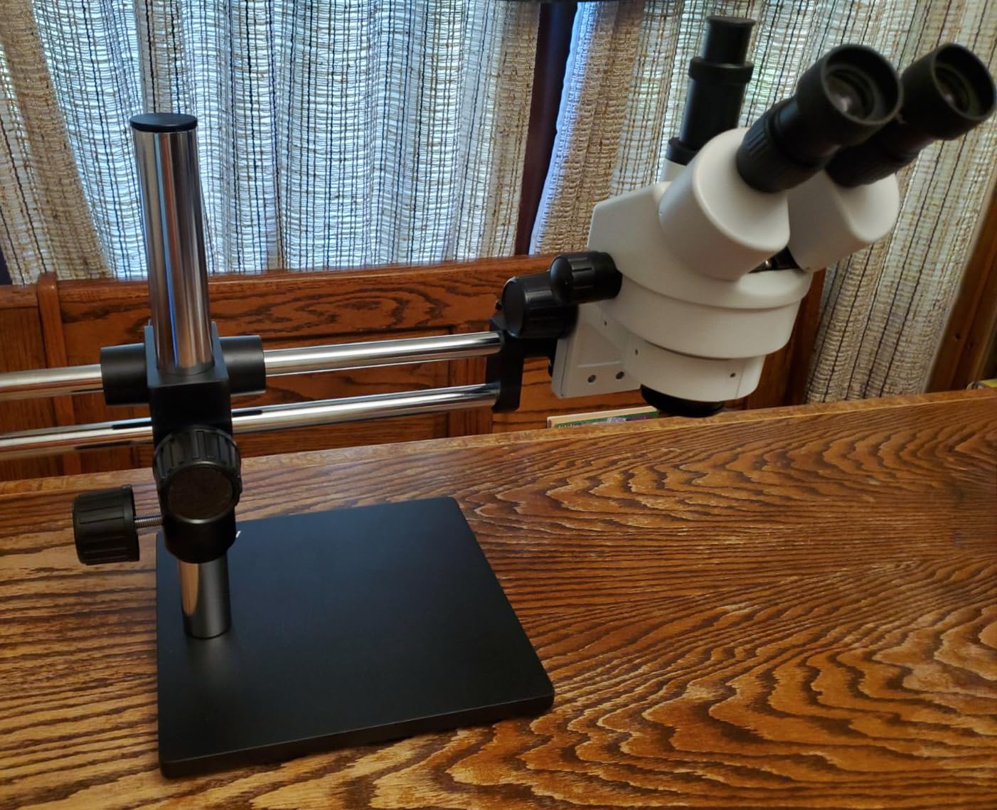 AmScope BBB-FR Ball-Bearing Boom Stand for Stereo Microscopes | 76mm Stereo Microscope Holder Ring 360° Multi-Axis Head Rotation Precision Focusing Rack & Pinion Heavy-Duty Metal customer photo 2