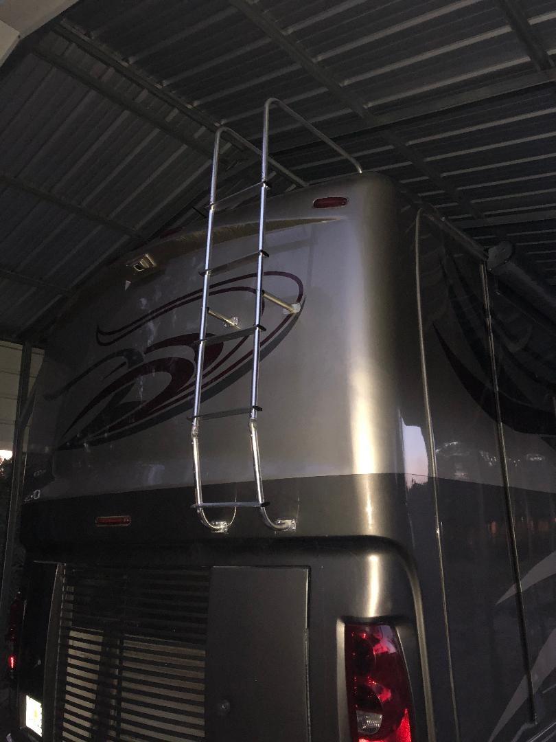 Stromberg Carlson LA-401 Universal Exterior RV Ladder, Heavy-Duty Rear Ladder for Travel Trailers & Campers, Roof Access, Durable Silver Finish, Easy Installation, Universal Fit, Silver customer photo 1