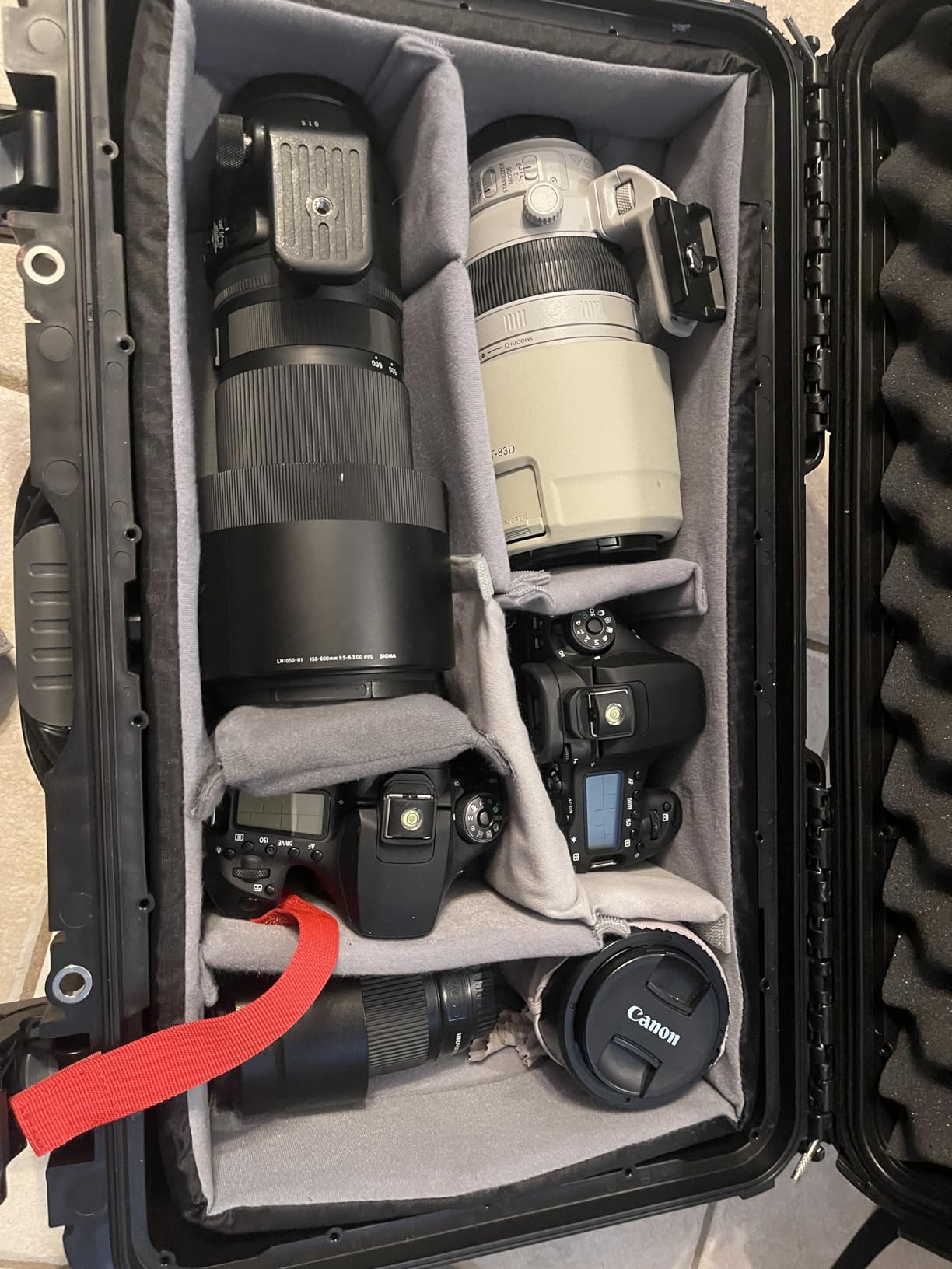 NANUK 935 Hard Case for Camera & Lenses with Padded Divider – Waterproof Equipment Case with Wheels, 22” x 14” x 9” – Dustproof, Impact Resistant, Carry-On Approved for Most Airlines – Black customer photo 2
