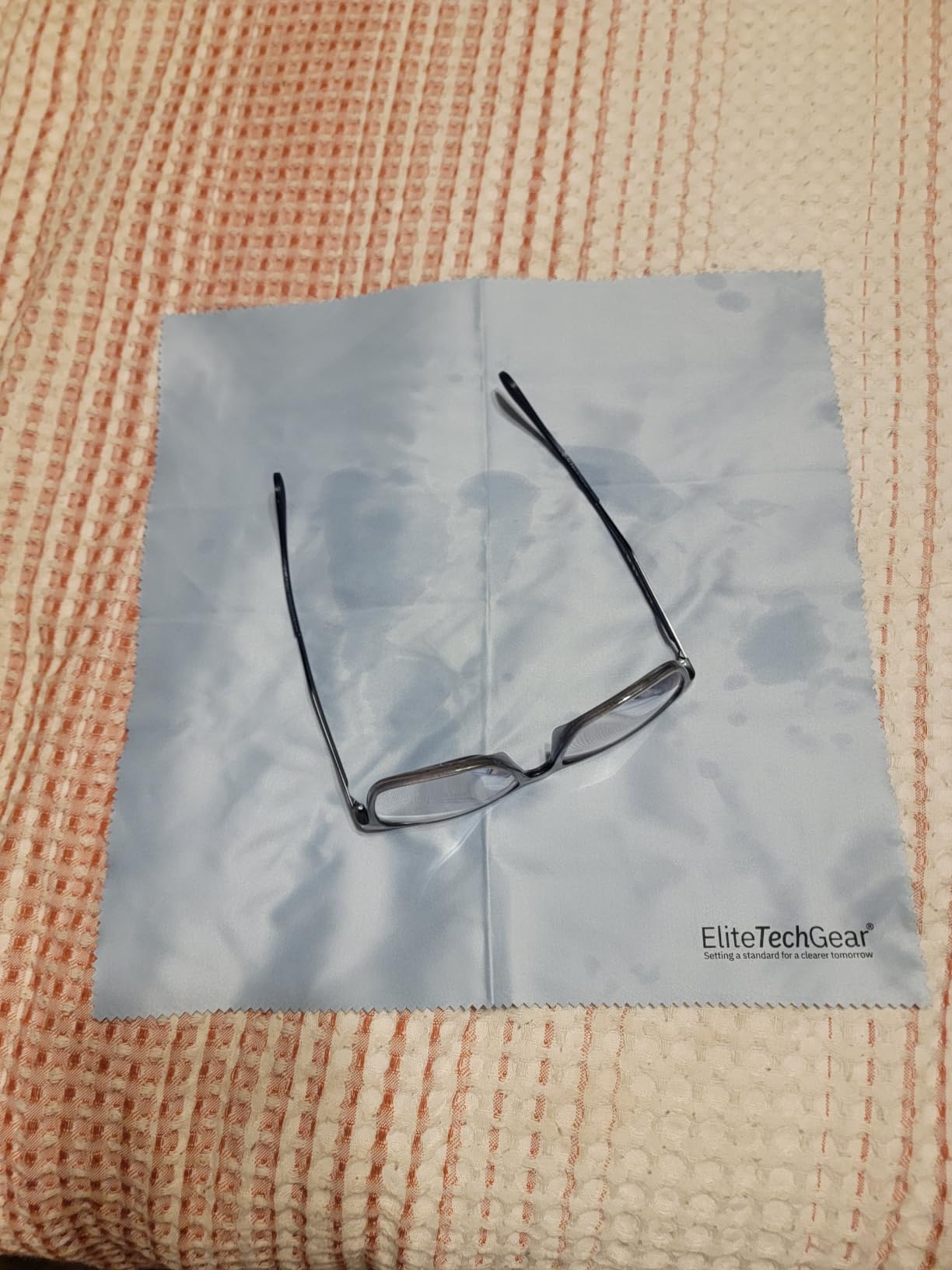 Elite Tech Gear Microfiber Cleaning Cloths for Glasses & Screens, 4-Pack customer photo 2