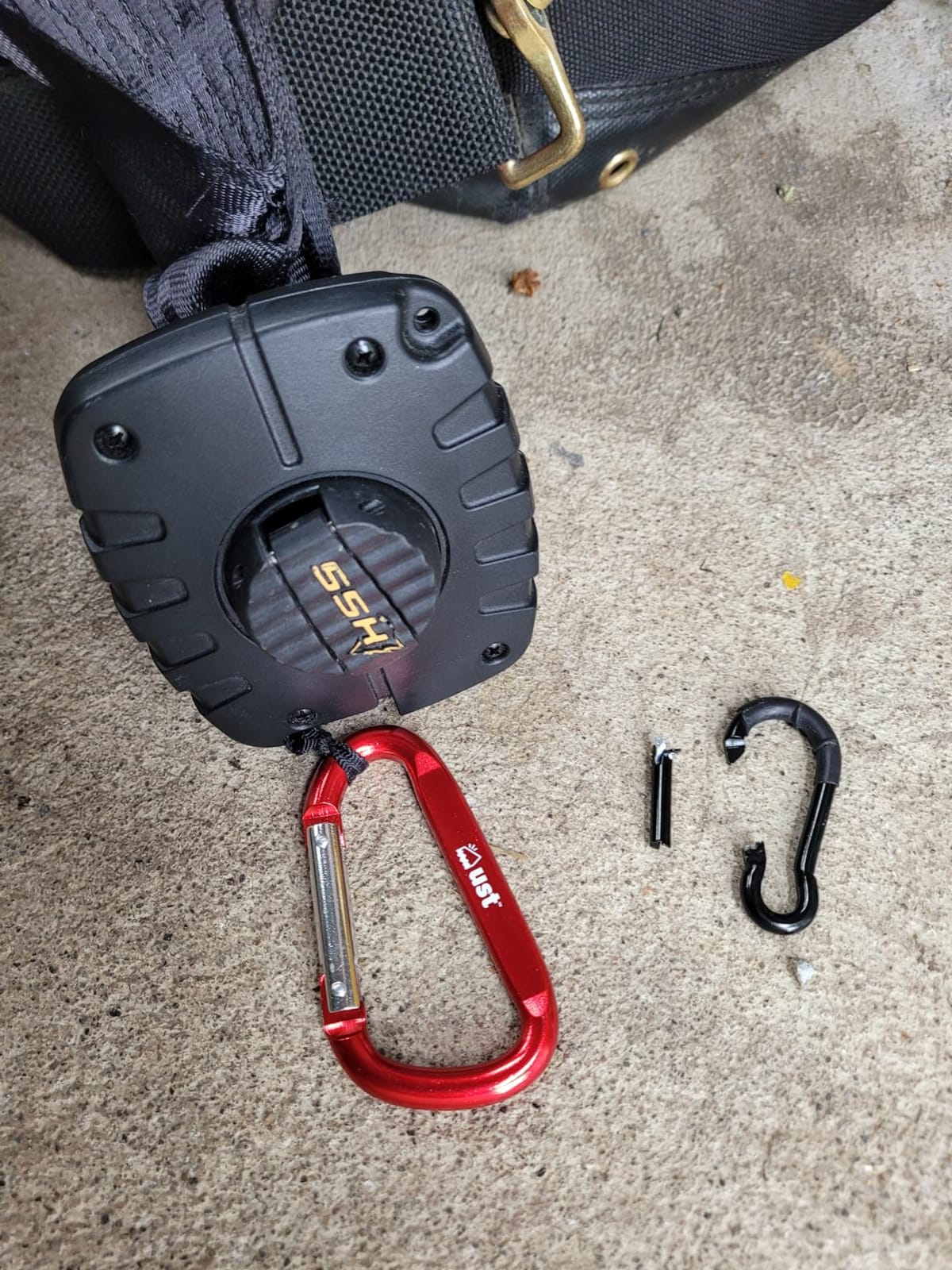 Hunter Safety System Bow & Gear Hoist: 30' Automatic Unwinding Pull Line with Coated Carabiner, Lightweight Rewind System for Lifting Bows, Packs & Treestand Gear with Tangle-Free, Quiet Operation customer photo 1