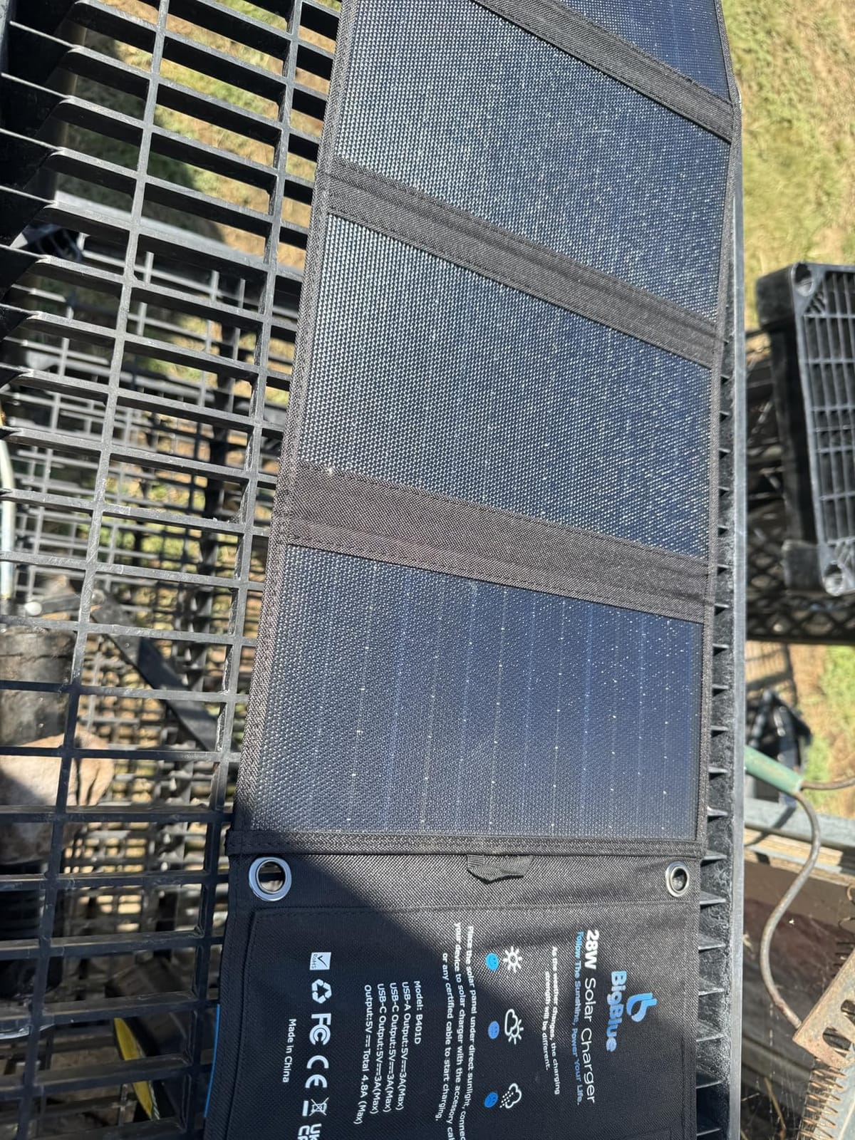 BigBlue 28W High-Efficiency Solar Panel Charger with Dual USB-C and USB-A, Solar Phone Charger for Camping, Backpacking, Folding Solar Panels for iPhone, iPad, Samsung Galaxy, Power Bank, GPS customer photo 2