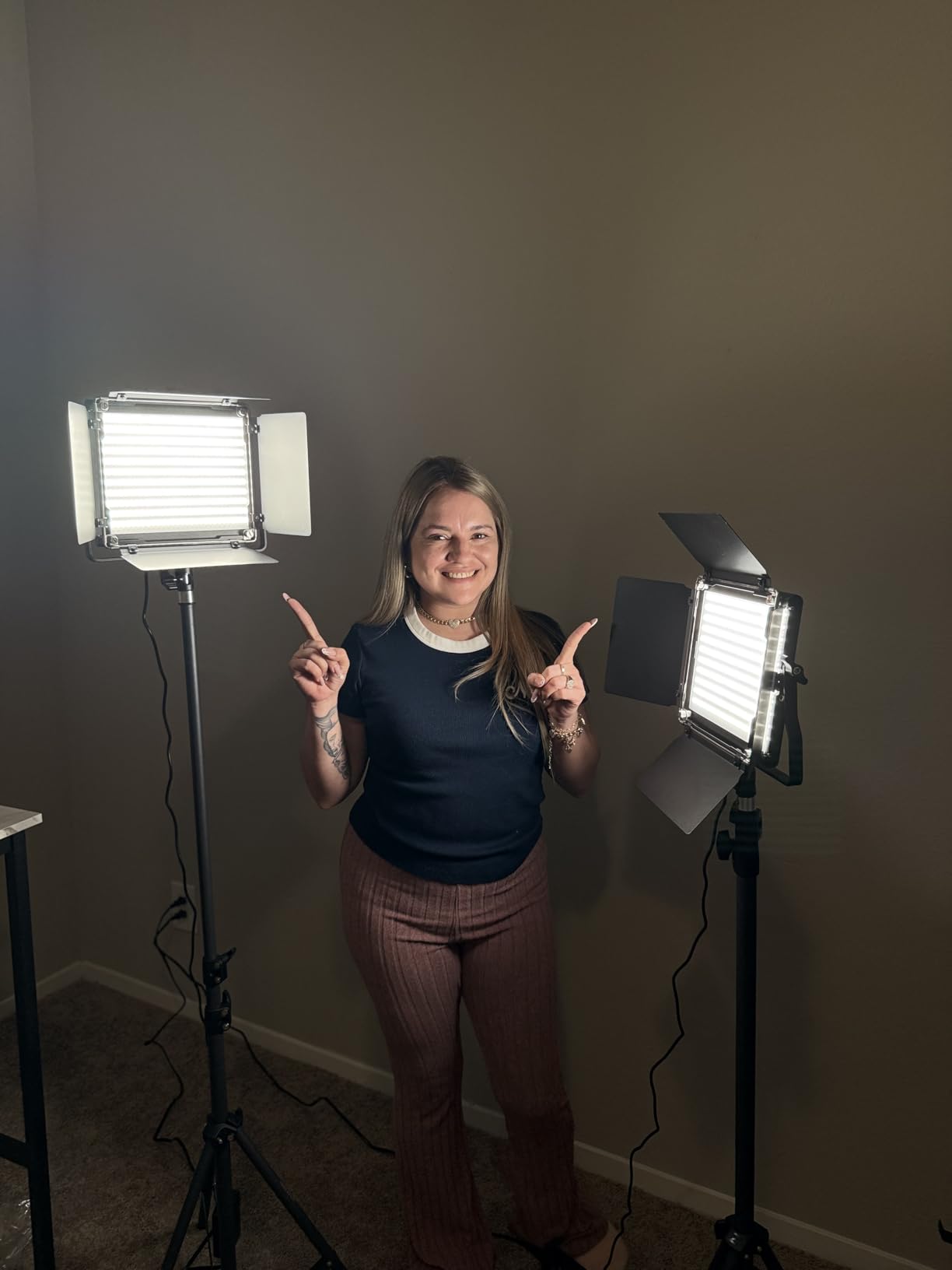 NEEWER 2 Pack Bi Color 660 LED Video Light and Stand Kit: (2) 3200-5600K CRI 96+ Dimmable Light with U Bracket and Barndoor, (2) 75 inches Light Stand for Studio Photography, Video Recording customer photo 2