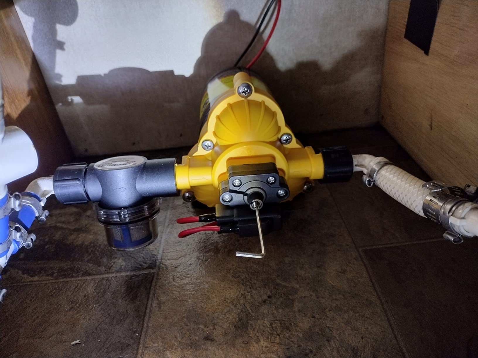 Lippert Components Flow Max 12V RV Water Pump, 3.0 GPM, 50 PSI, 9.5 Max Amp, Self-Priming, Screen Filter Included - 689052 customer photo 1