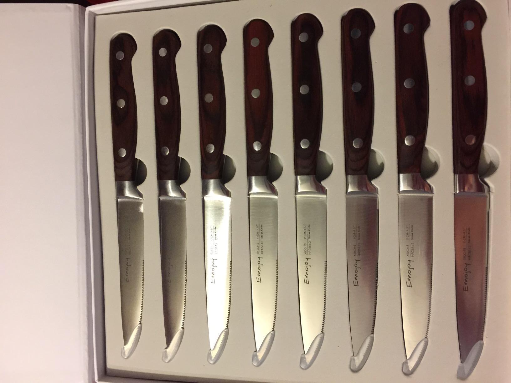 Emojoy 8-Piece Practical Serrated Steak Knives, Gift Box Set customer photo 1