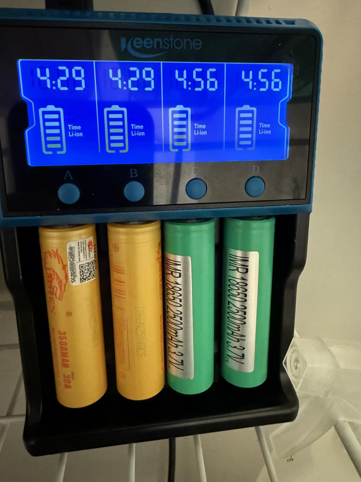 Keenstone 18650 Battery Charger, Smart Universal Charger LCD Display for Rechargeable Batteries Ni-MH Ni-Cd AA AAA Li-ion LiFePO4 IMR 10440 14500 16340 RCR123A 26650 customer photo 1