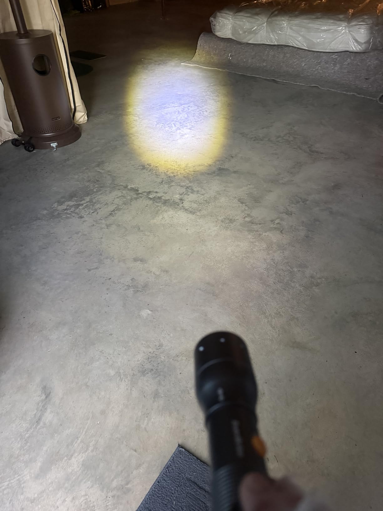 EverBrite Tactical Flashlight, 900 Lumen Zoomable, 3 Light Modes customer photo 1