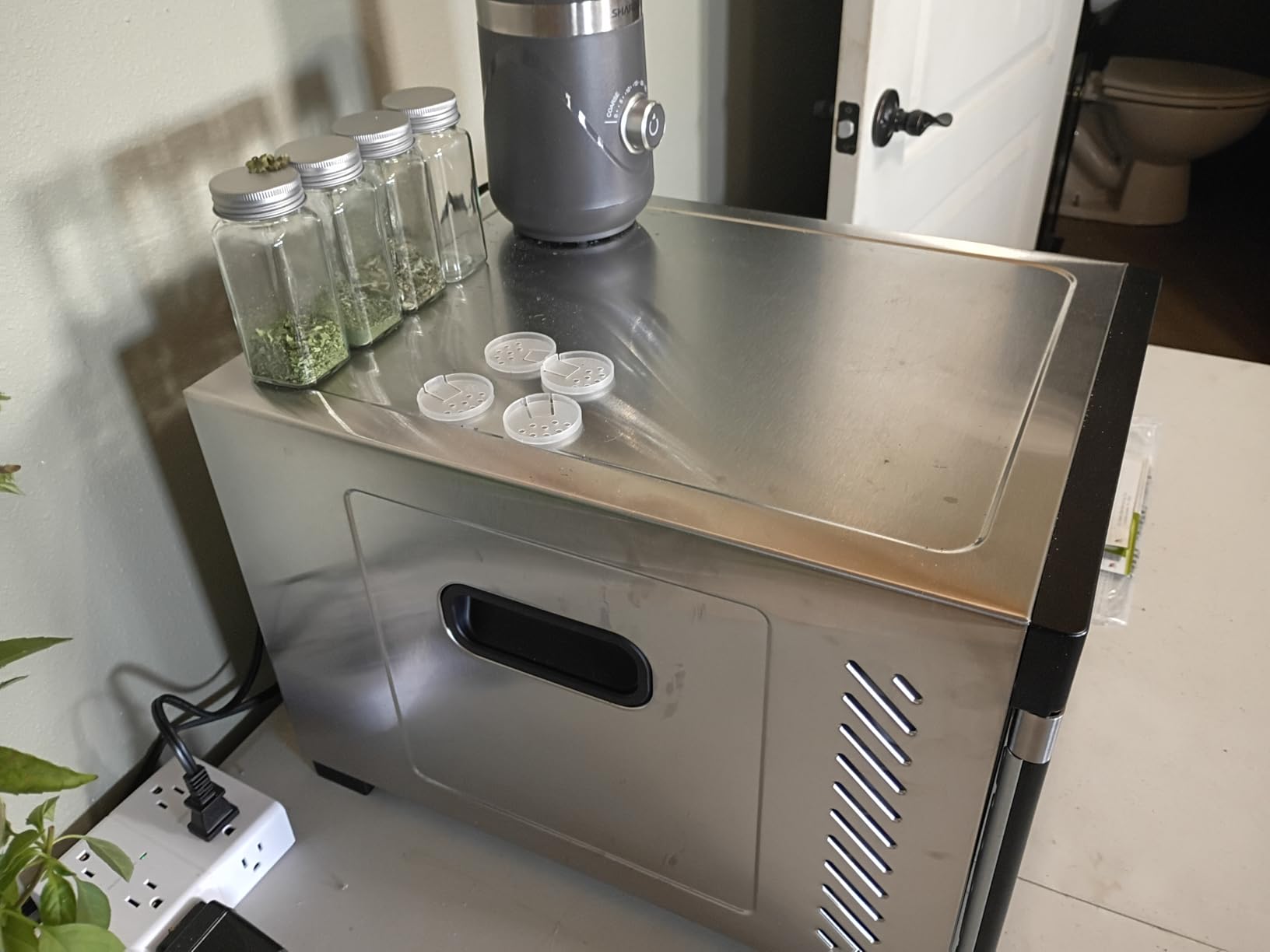 Cosori Food Dehydrator, 6 Stainless Steel Trays with 6.5 ft² Drying Space customer photo 1