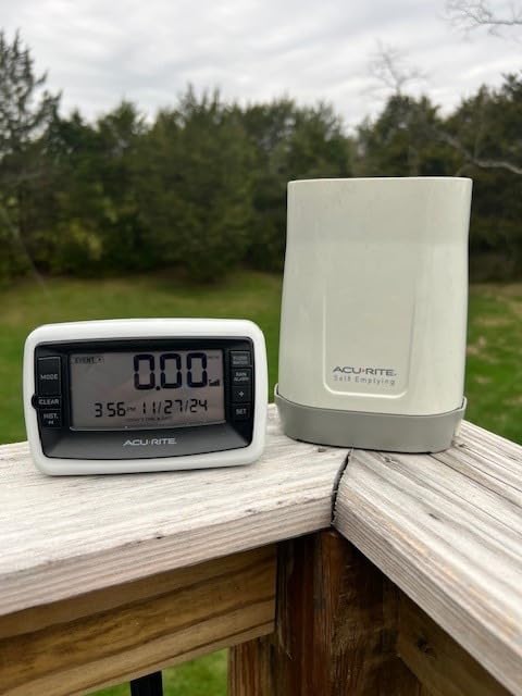 AcuRite (02446M) Self-Emptying Wireless Rain Gauge with Indoor Display customer photo 1