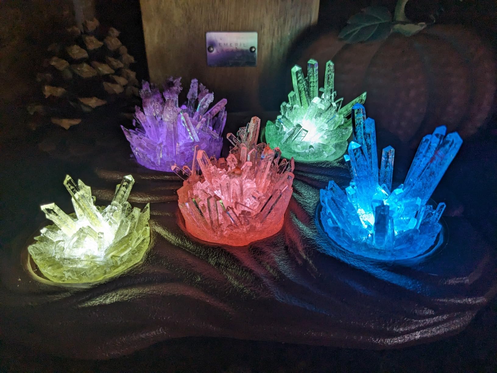 National Geographic Mega Crystal Growing Kit with 6 Crystals for Kids 8-12 | Glow-in-the-Dark Crystal, Light-Up Night Display, 5 Additional Colors, Real Crystal Specimens, Science Kit, Birthday Gift customer photo 2