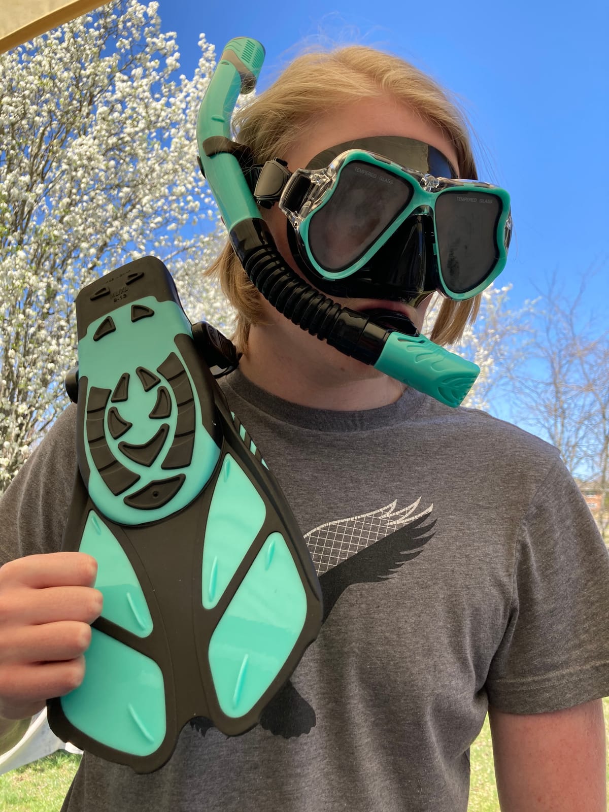 Snorkeling Gear for Adults, Panoramic Mask Anti-Fog & Dry Snorkel customer photo 2