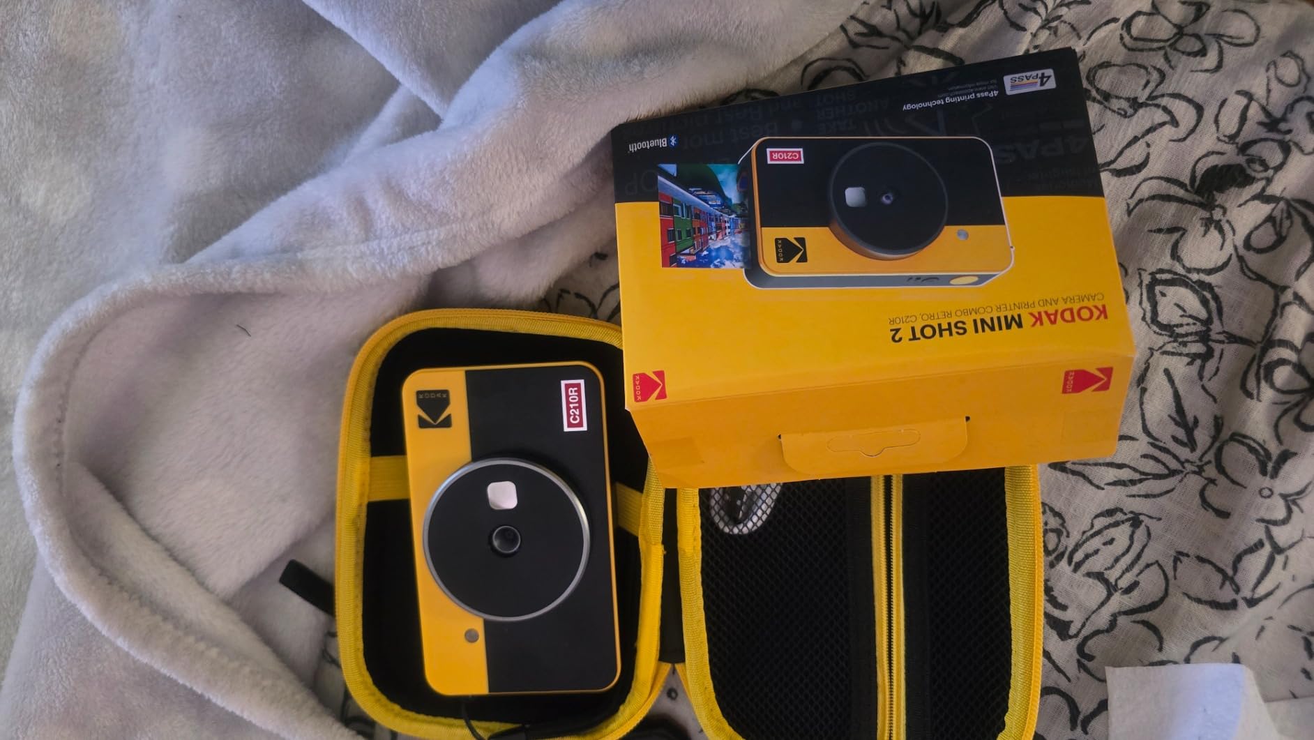 KODAK Mini Shot 2 Retro 2x3 Instant Camera, Photo Printer, 38 Sheet, White | Bluetooth, iPhone & Android Smartphone Compatible, 13MP Camera, Retake Before Printing, Water, Fingerprint & Fade Resistant customer photo 2