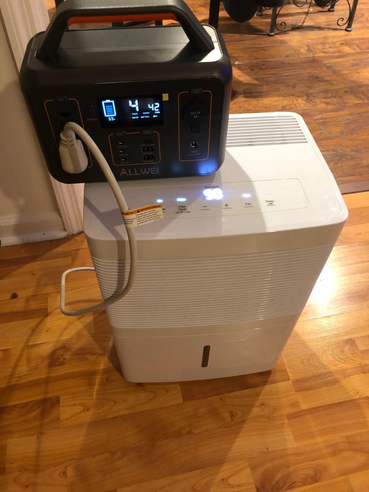 ALLWEI Portable Power Station 300W, 256Wh Solar Generator LiFePO4 Battery, Pure Sine Wave AC Outlet, PD 60W Fast Charging, MPPT & BMS Protection, Compact for Camping Outdoor Home Backup Emergency CPAP customer photo 2