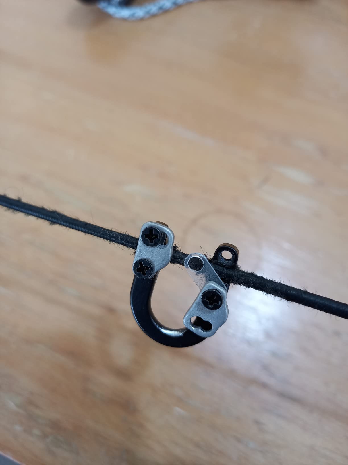 Sumind 2 Sets Archery D Loop Compound Bow Metal U Nock D Ring Buckle, Black customer photo 2