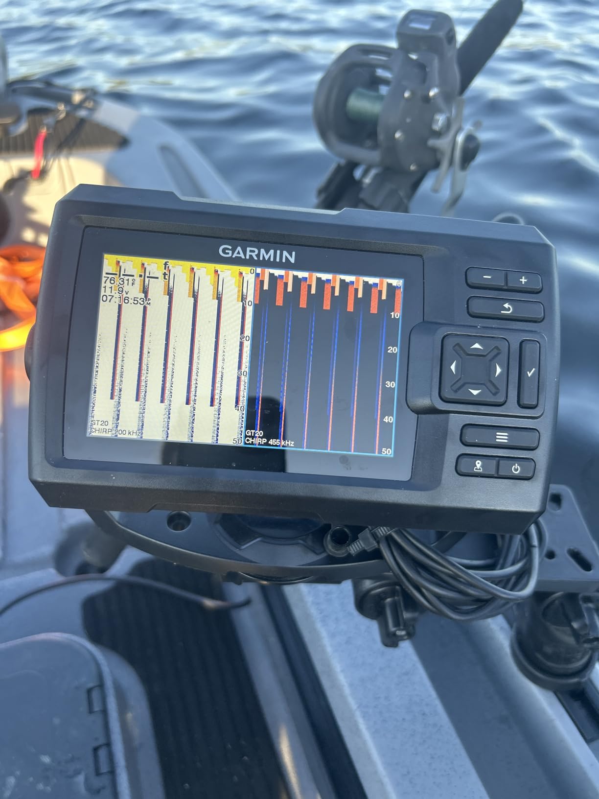 Garmin Striker Vivid 5cv, Easy-to-Use 5-inch Color Fishfinder and Sonar Transducer, Vivid Scanning Sonar Color Palettes (010-02551-00) customer photo 2