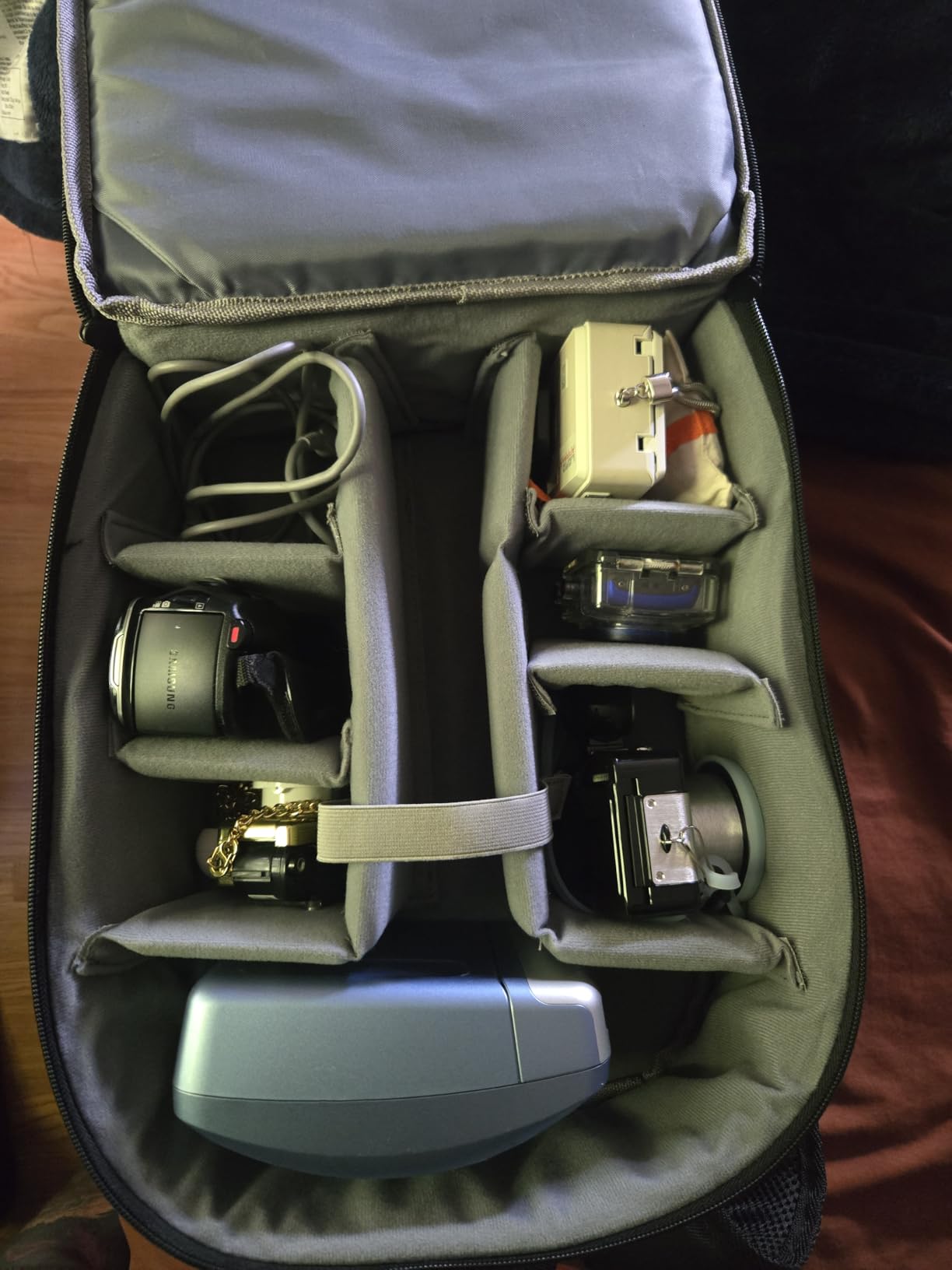 TARION Small Camera Backpack for Photographers Compact 12L Black TB-S customer photo 2