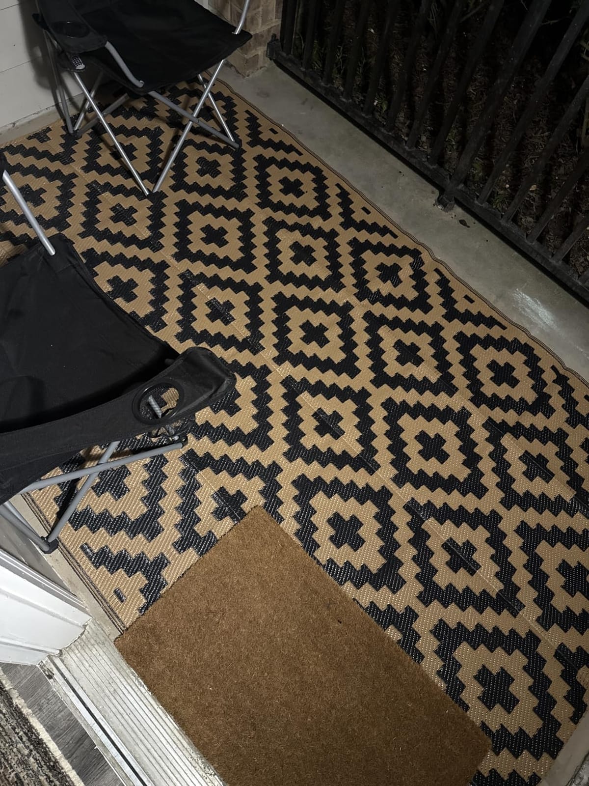 SAND MINE Waterproof Outdoor Rug 5x8 ft, Plastic Reversible Rug, Modern Area Rug, Large Floor Mat for Outdoors, RV, Patio, Backyard, Deck, Picnic, Beach, Camping, Black & Beige customer photo 2