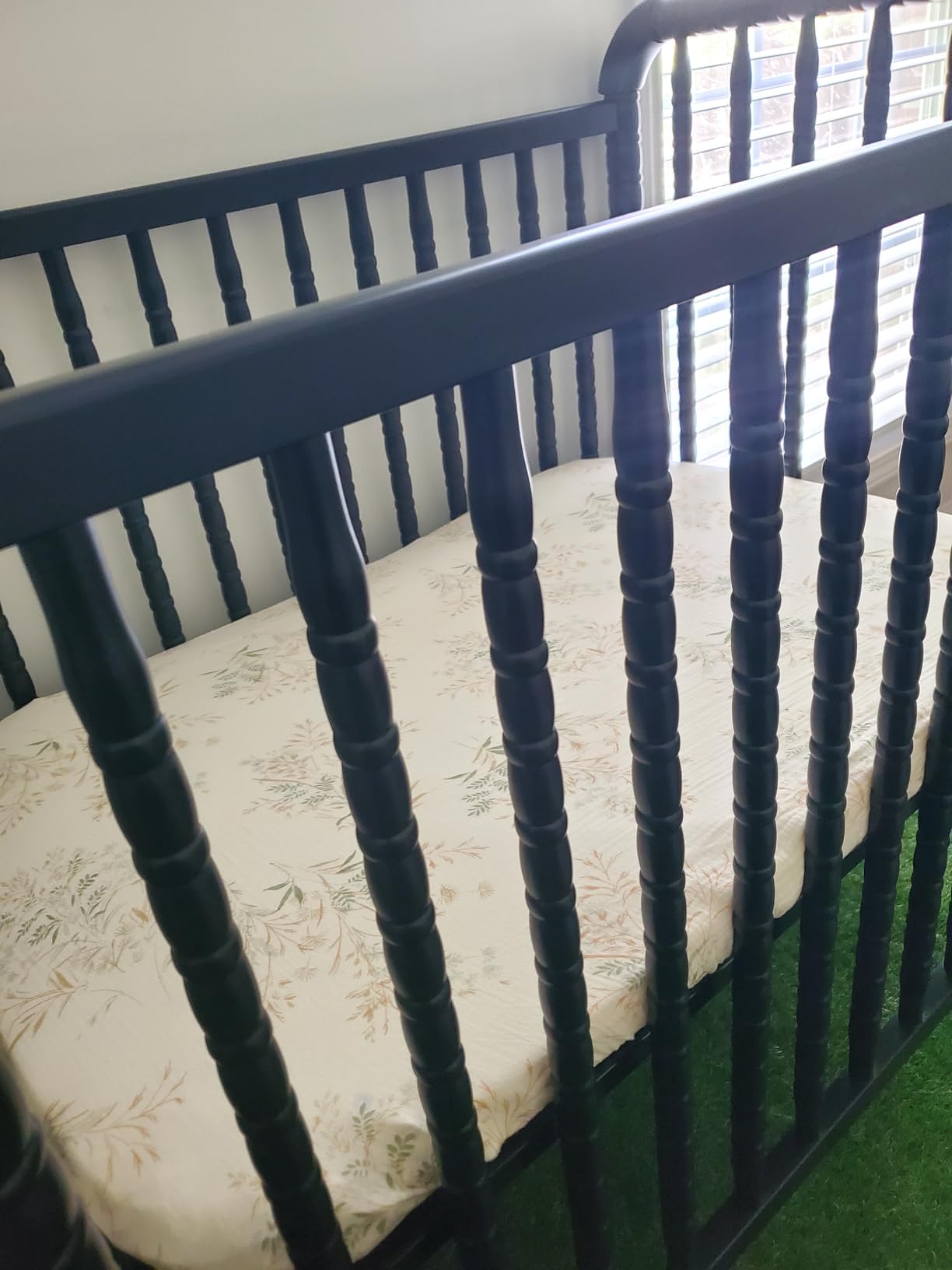 DaVinci Jenny 3-in-1 Convertible Mini Crib, GREENGUARD Certified, Ebony customer photo 1