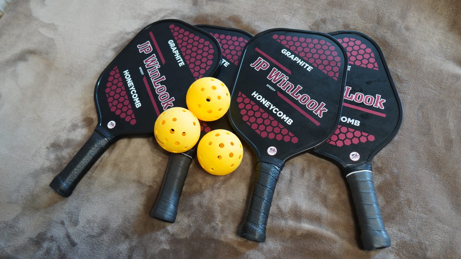 JP WinLook Premium Pickleball Paddles Set – USAPA Pickleball Set - Graphite Carbon Fiber Rackets for Women & Men and Balls for Indoor or Outdoor Play - Racquets, Pickleballs & Carry Bag customer photo 2