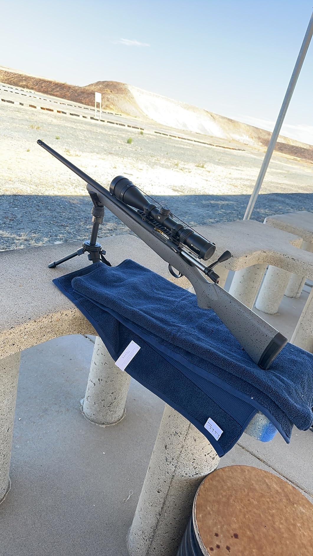 HUNTPAL Tripod Shooting Stick Rifle Table Shooting Rest, for Range Practice | Portable, Adjustable Height, Compact Aluminum Construction, 360 Degree Rotation V Yoke customer photo 1