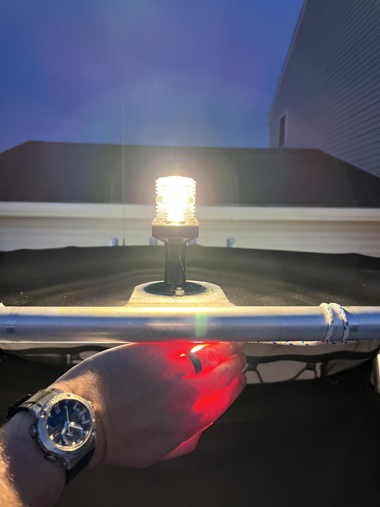 Young Marine Boat Anchor Light 3-Nautical Mile White LED Fold Down Stern Light for Pontoon and Fishing Boat All Round 360° White LED 12-24V (25