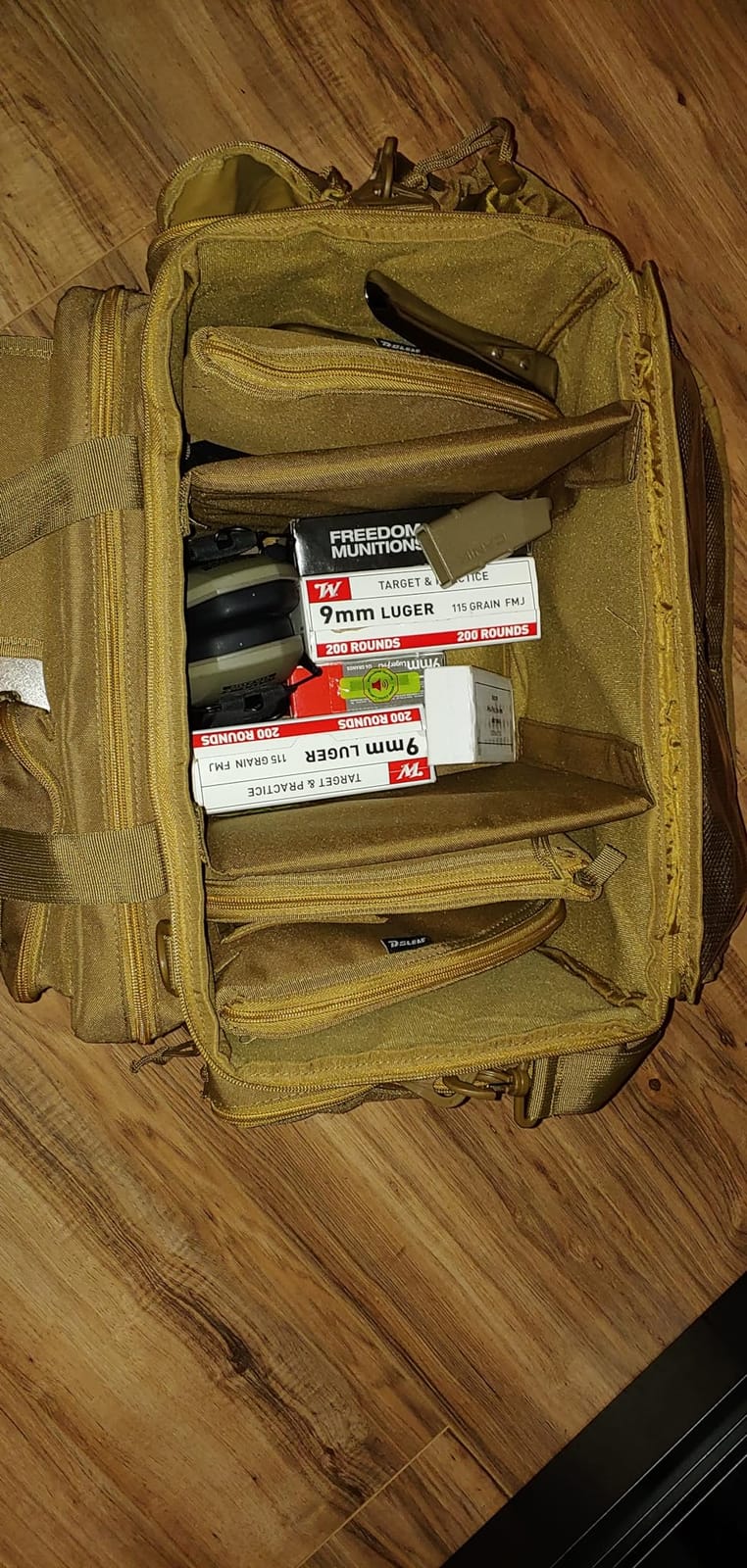 DSLEAF Tactical Gun Range Bag, Soft Pistol Cases for Shooting and Hunting | 16x Magazine Slots, Tactical Molle Straps, Detachable Shoulder Strap and Portable Handle for Easy Carrying customer photo 1