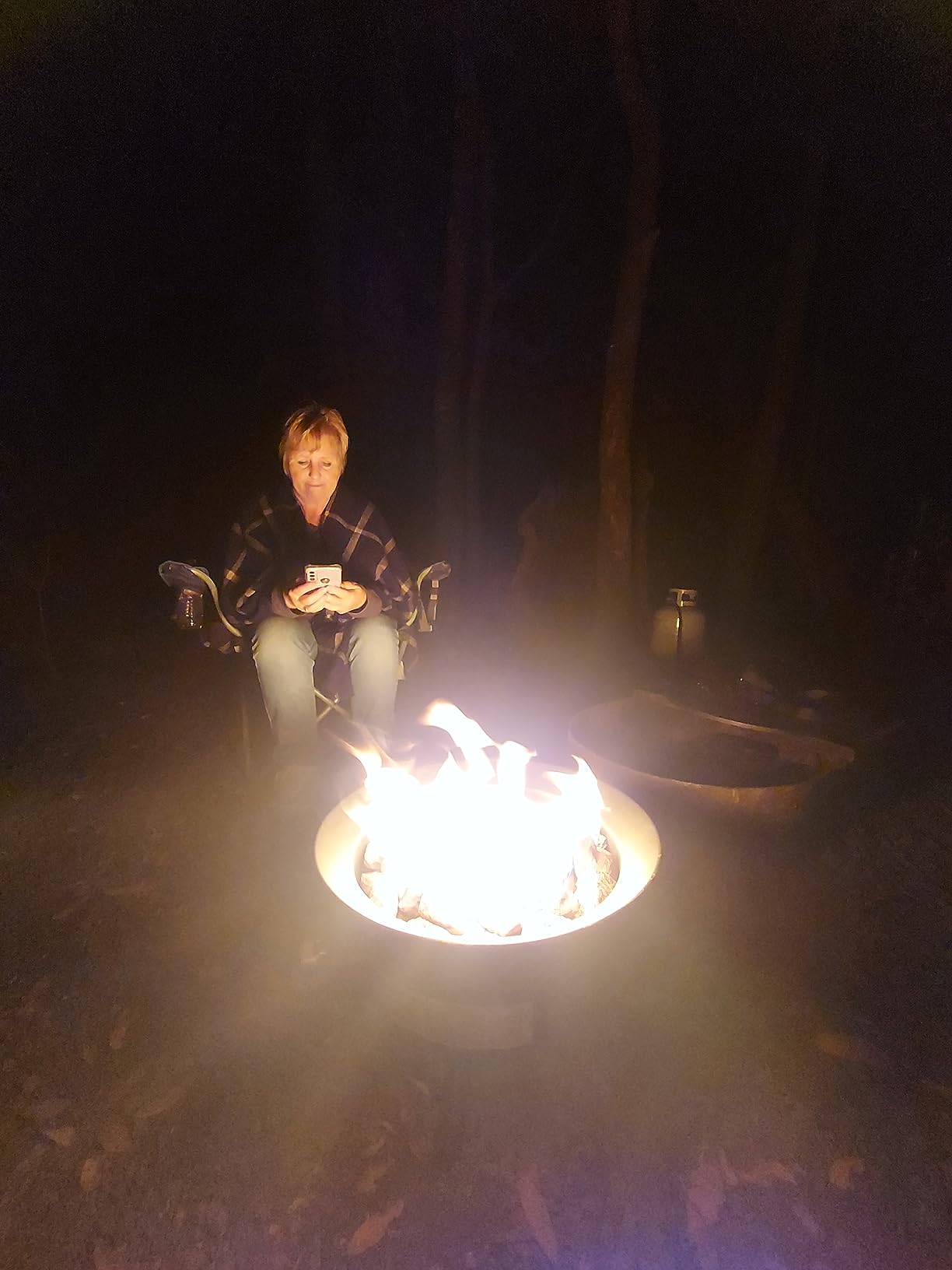 Amazon Basics Portable Propane Fire Pit, 19 inch Round Gas for Patio, 55,000 BTU, Carry Strap, Heat, Warmth and Ambience customer photo 2