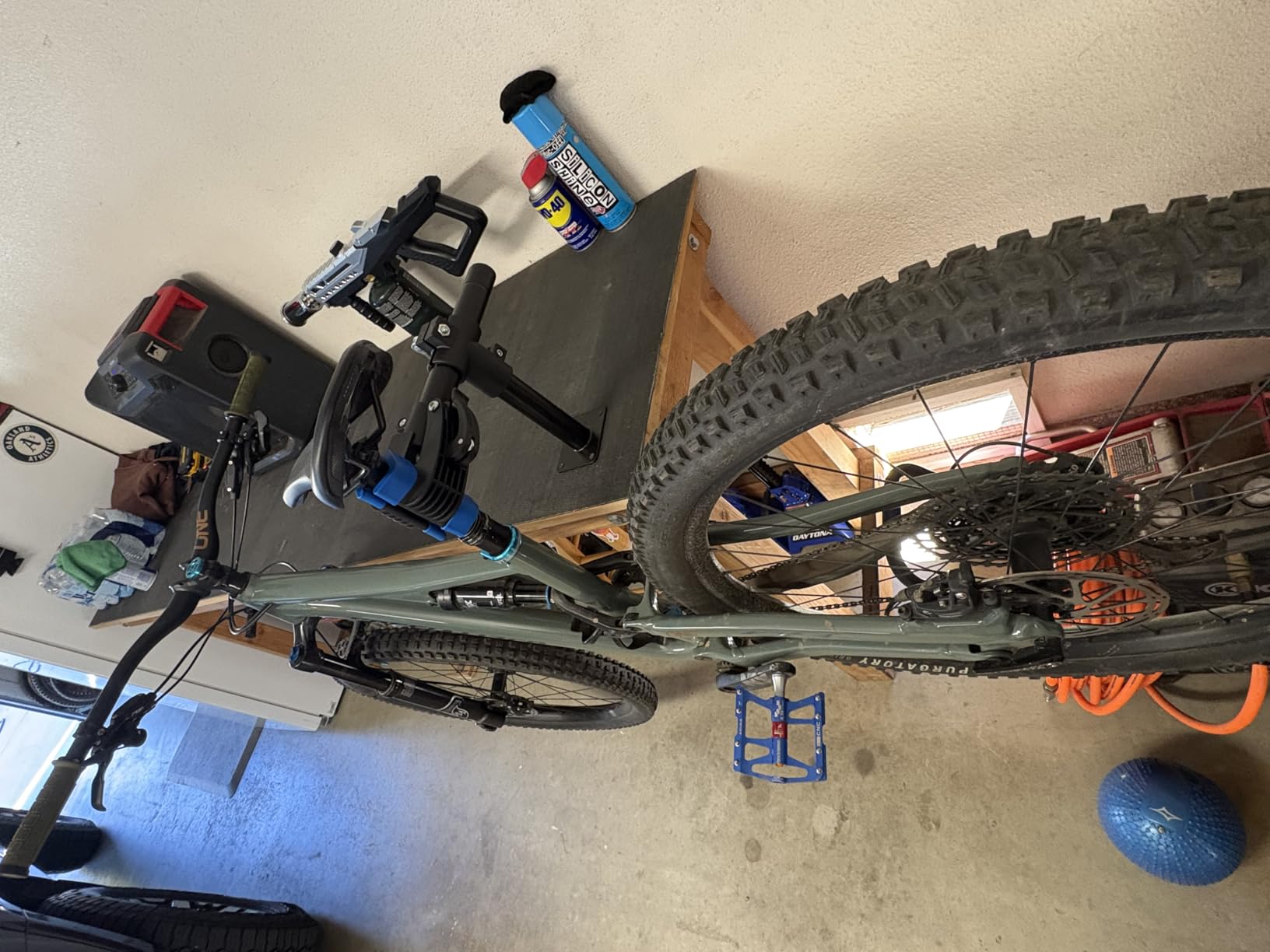 ROCKBROS Bike Repair Stand - Wall/Bench Mount, 44 lbs Capacity customer photo 1