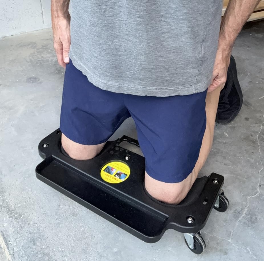 M-AUTO Rolling Knee Creeper Durable Knee Pads with Full 360 Degree Turn Casters and Tool Tray, Garage Kneeling Pads on Swivel Castors for Home Workshop Auto Repairing Maintaining, Black customer photo 1