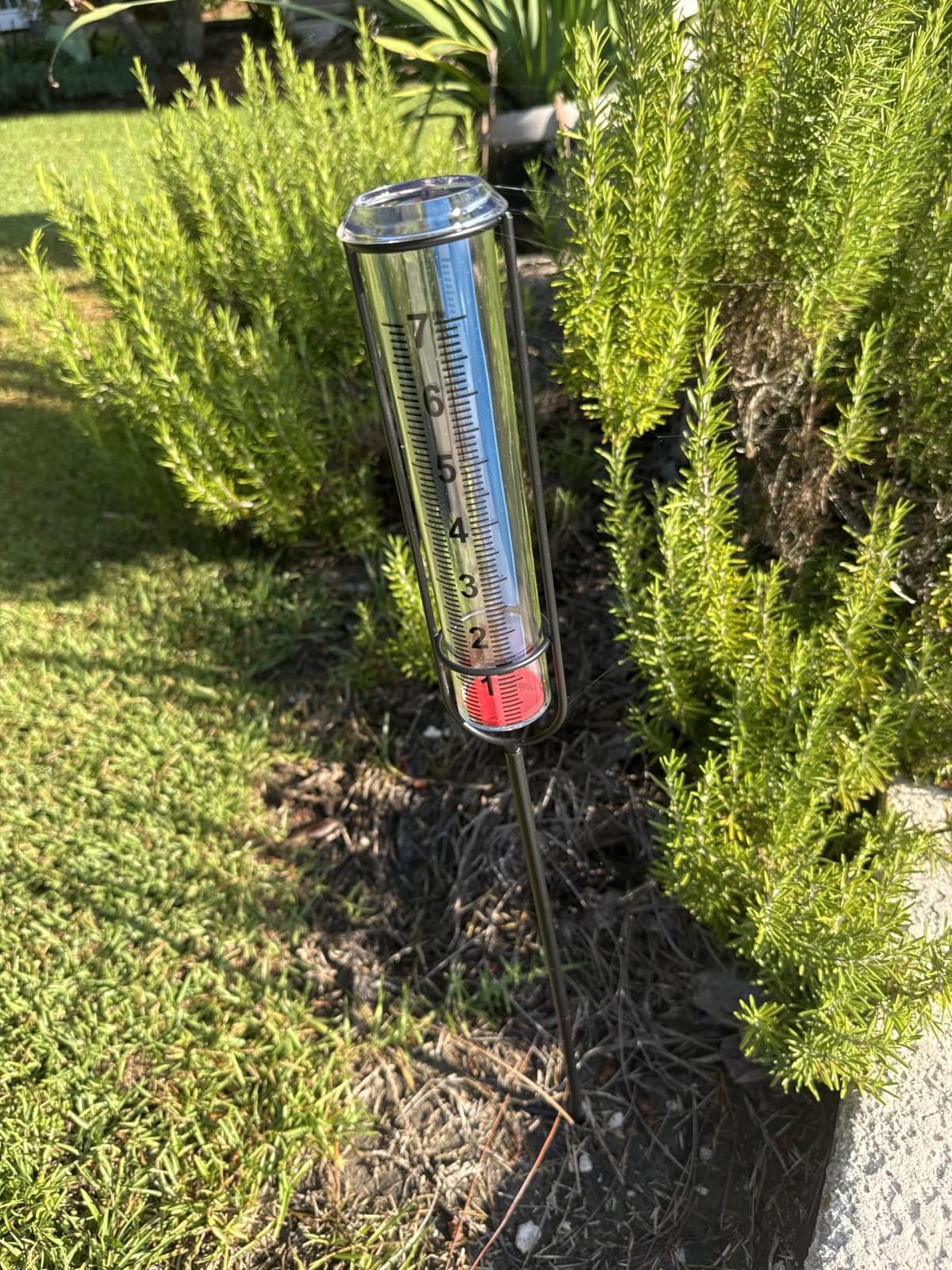 JMBay Rain Gauge Outdoor, Accurate rain gauges Outdoors Best Rated, Tall Rain Gauge for Yard with Stake customer photo 2