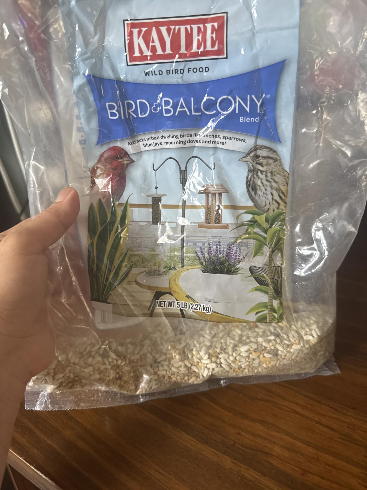 Kaytee Bird & Balcony Wild Bird Food No Mess Seed Blend for City Dwelling Birds Like Finches, Sparrows, Mourning Doves and More, 5 lb customer photo 1
