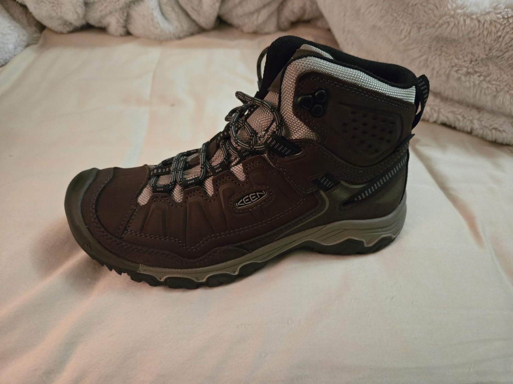 KEEN Men's Targhee 4 Mid Height Waterproof Hiking Boots customer photo 1