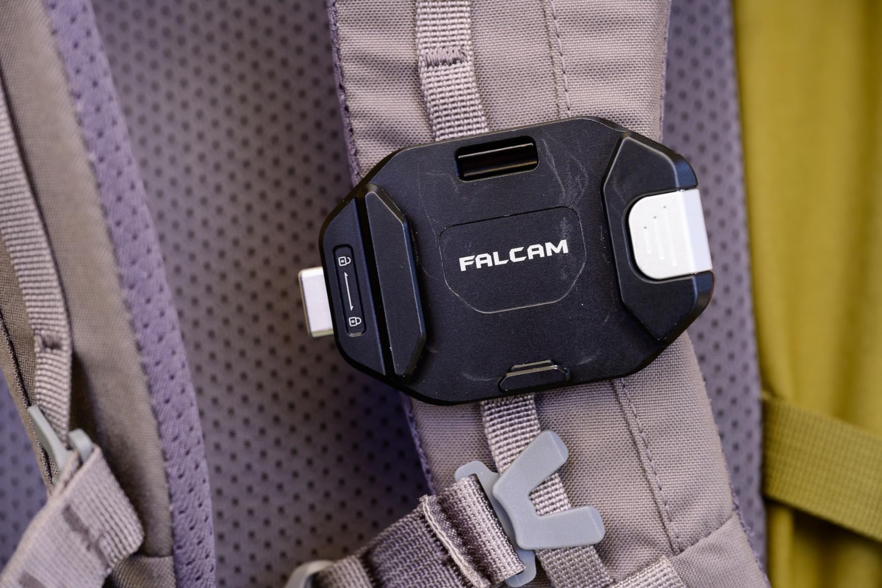 ULANZI F38 Camera Backpack Strap Clip Quick Release Kit | Camera Video Photography Accessories for Backpack Straps V2, QR Plate Camera Tripod Mount customer photo 1