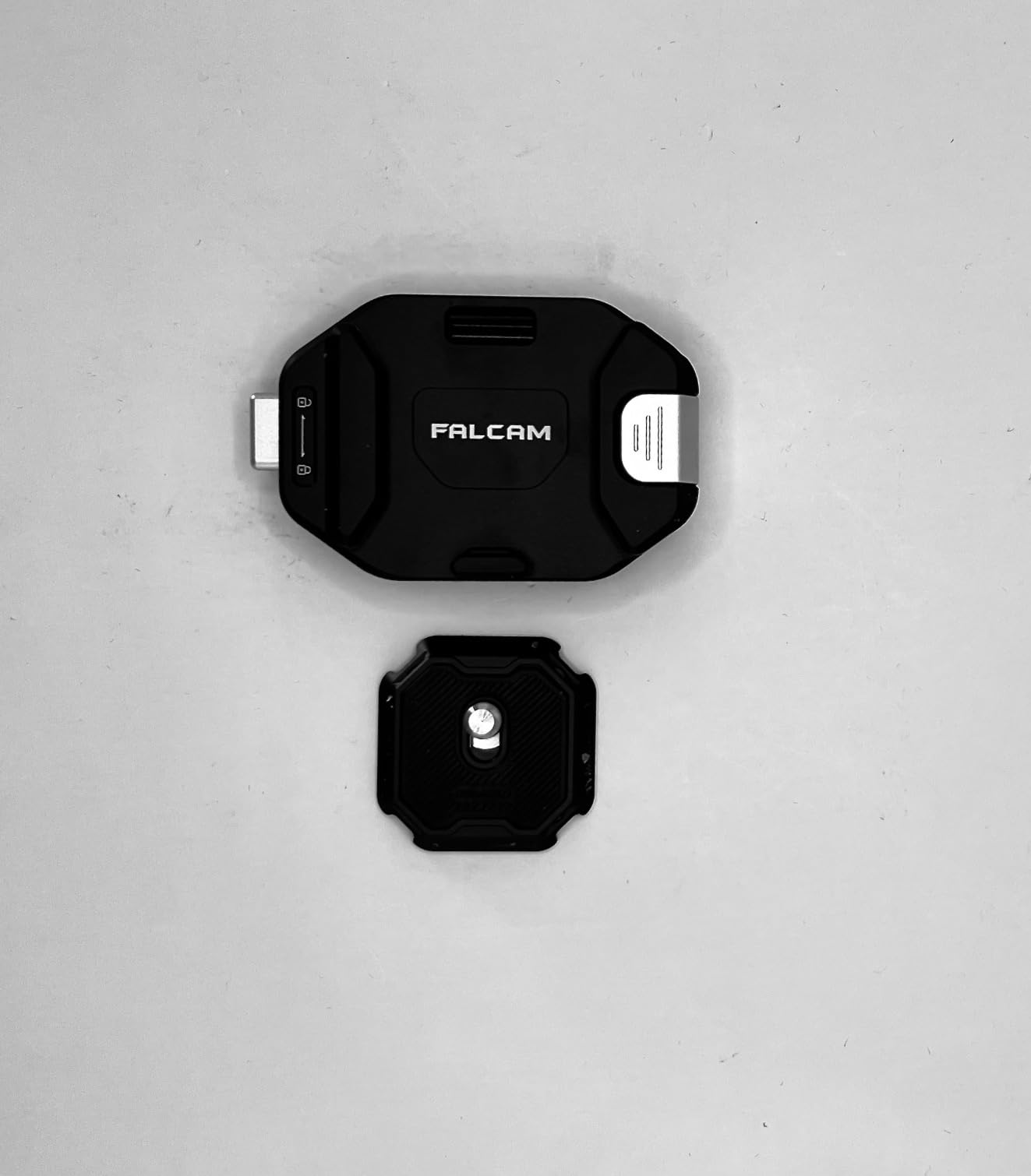 FALCAM F38 Backpack Camera Clip V2 with Plate | Arca-Swiss Quick Release, 30kg/66lb Heavy Load, Dyneema Safety Strap, Belt & Strap Mount for DSLR Action Mirrorless - Black customer photo 2