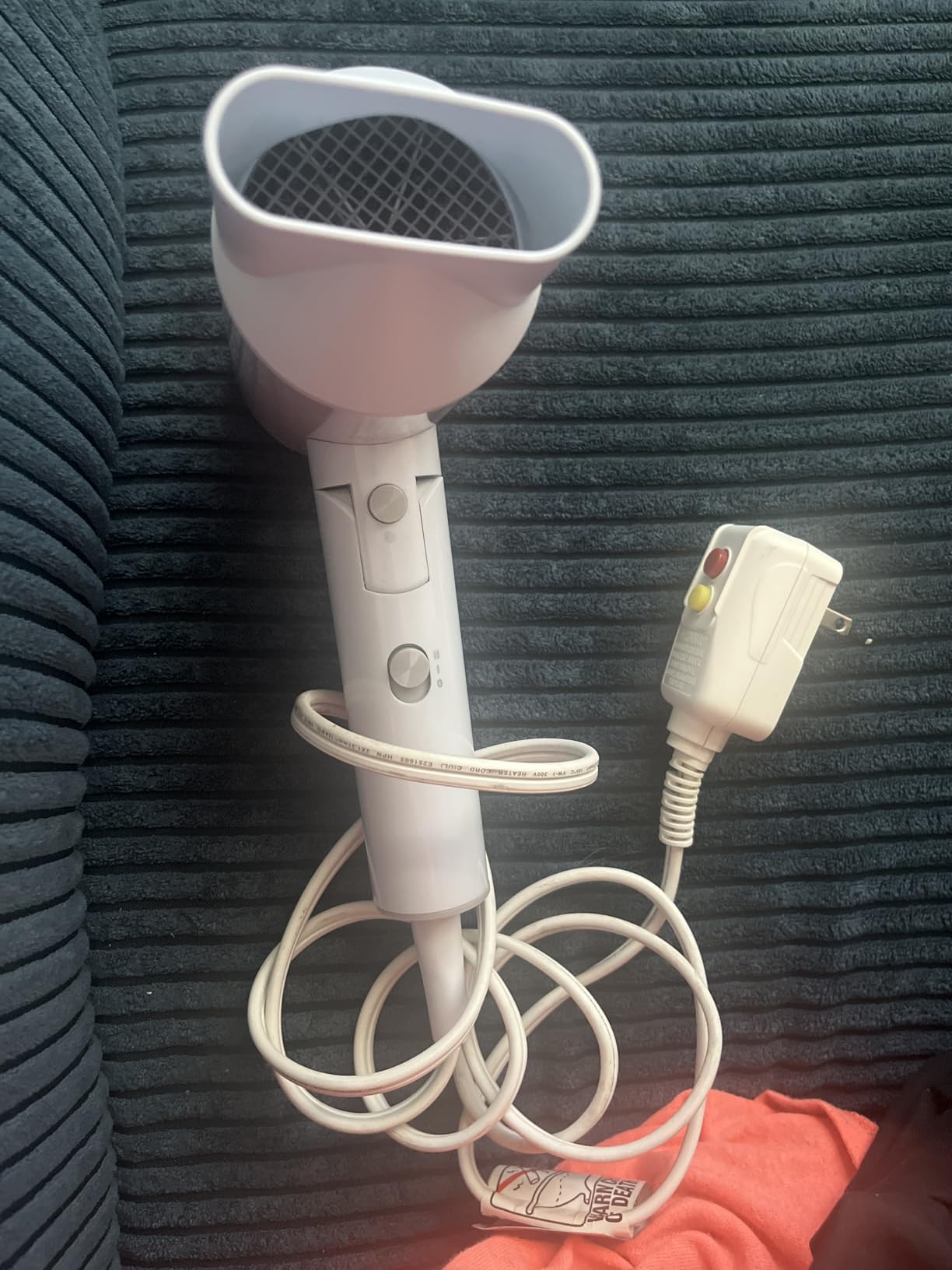 1600W Small Foldable Travel Hair Dryer, White customer photo 2