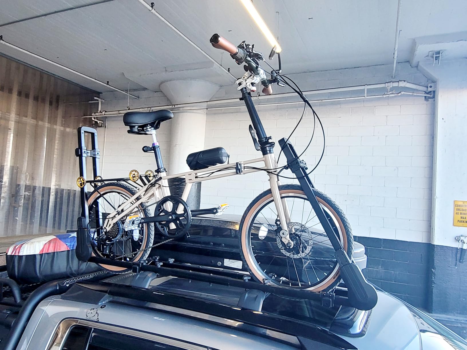 Roof Bike Rack, Upright Dual-Arm Rooftop Bike Carrier for Car SUV customer photo 1