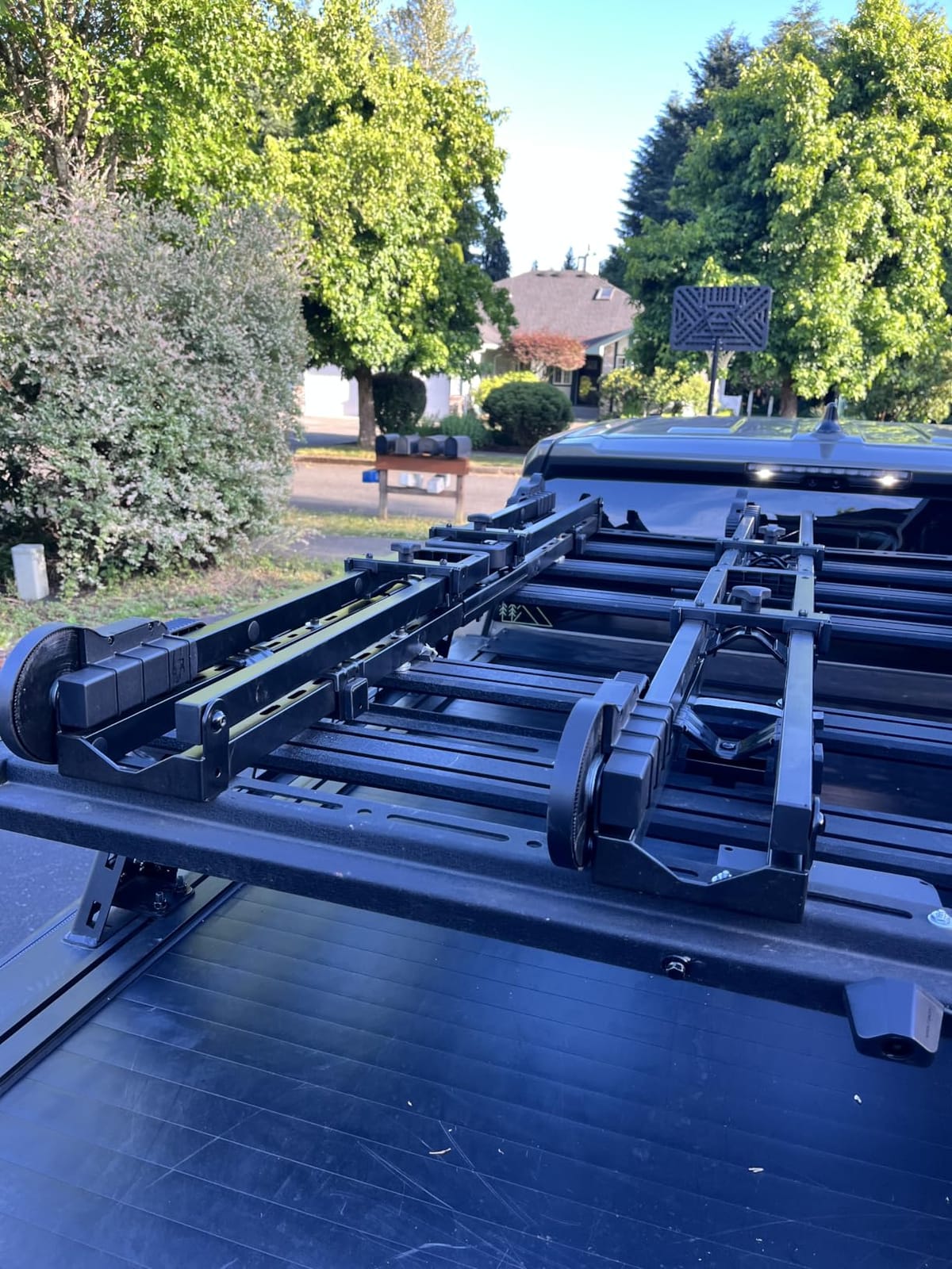 Roof Bike Rack, Upright Dual-Arm Rooftop Bike Carrier for Car SUV customer photo 2